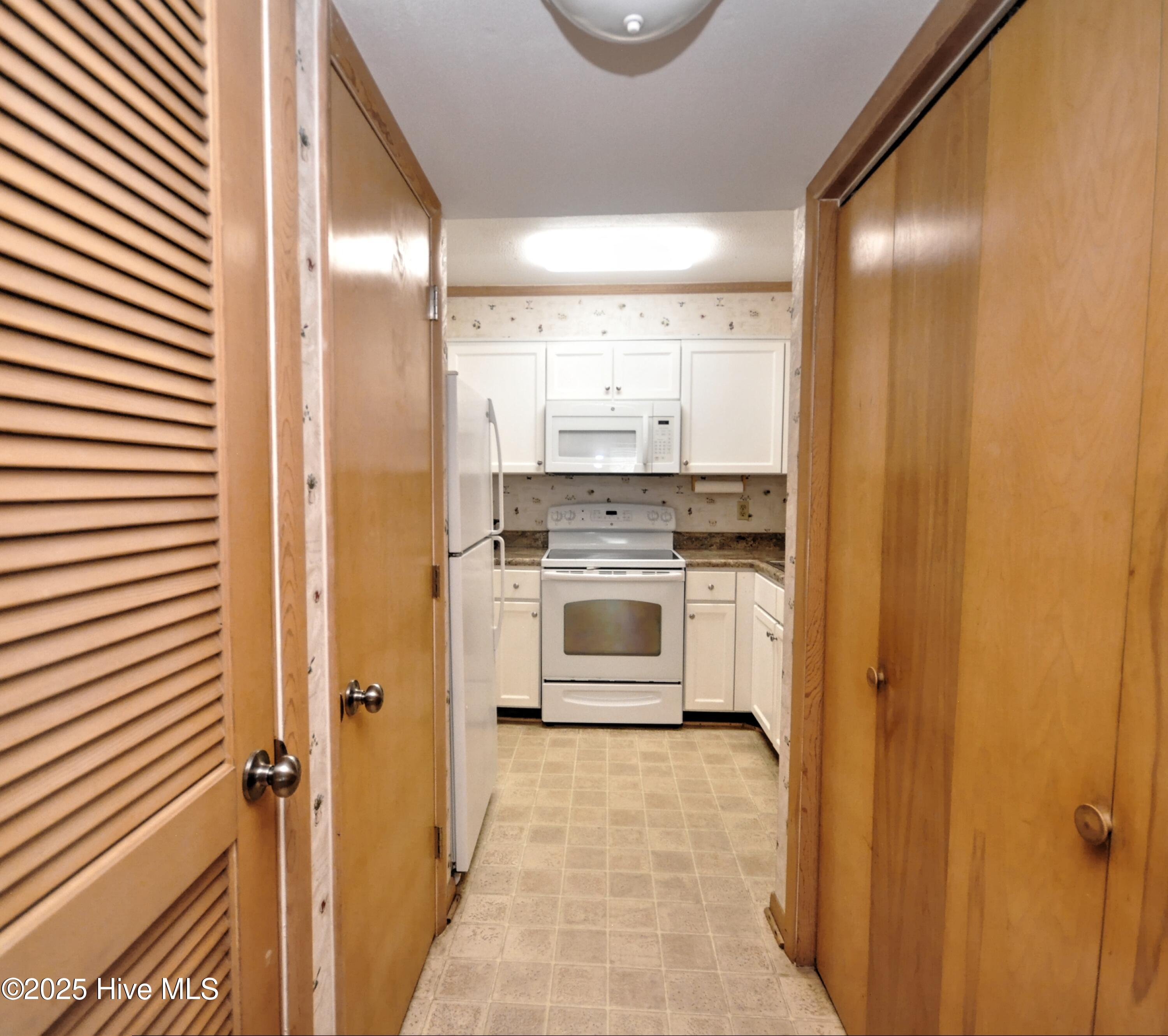 250 W Second Street 2b Property Photo 14