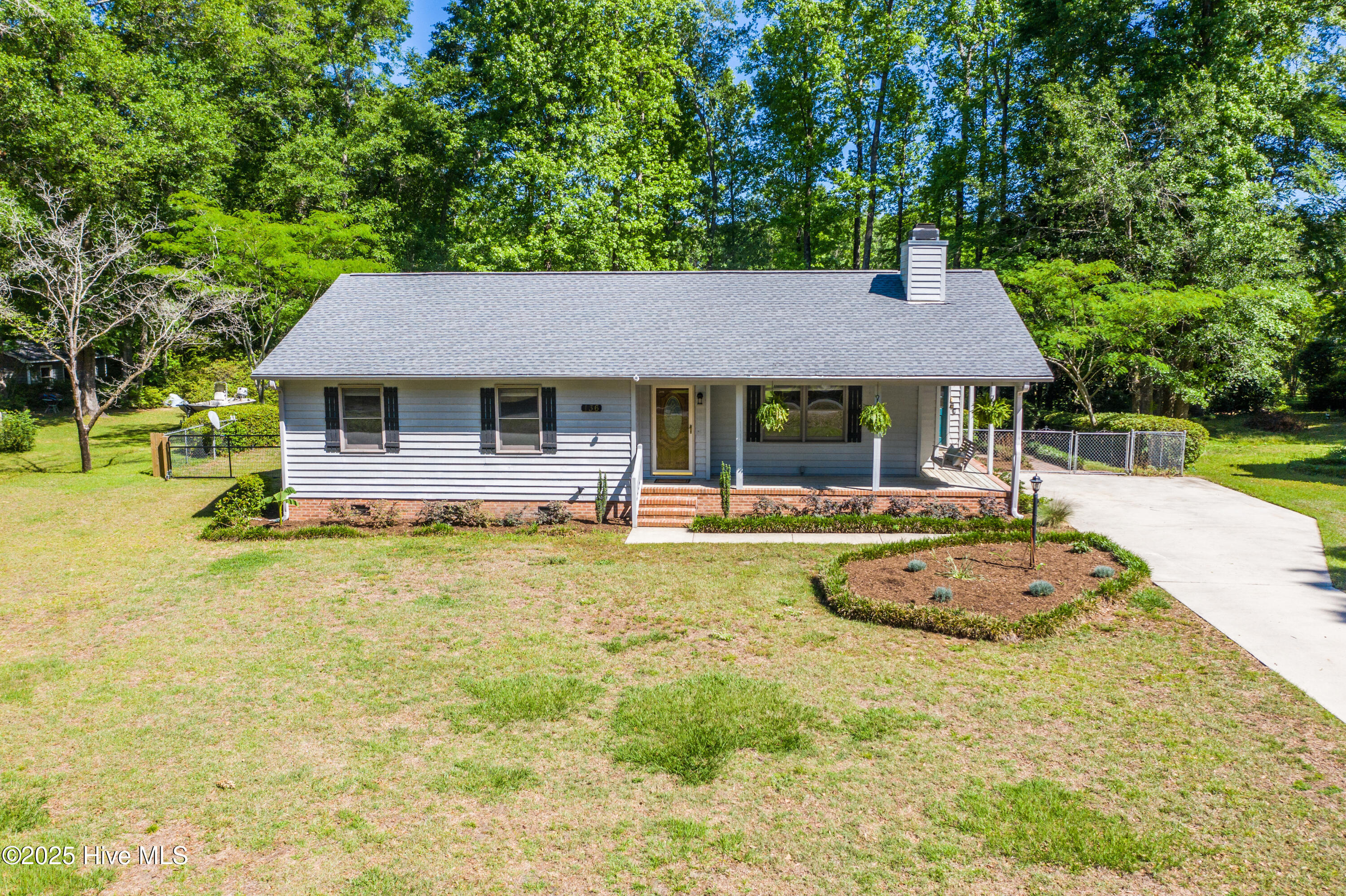 136 Brookgreen Road Property Photo
