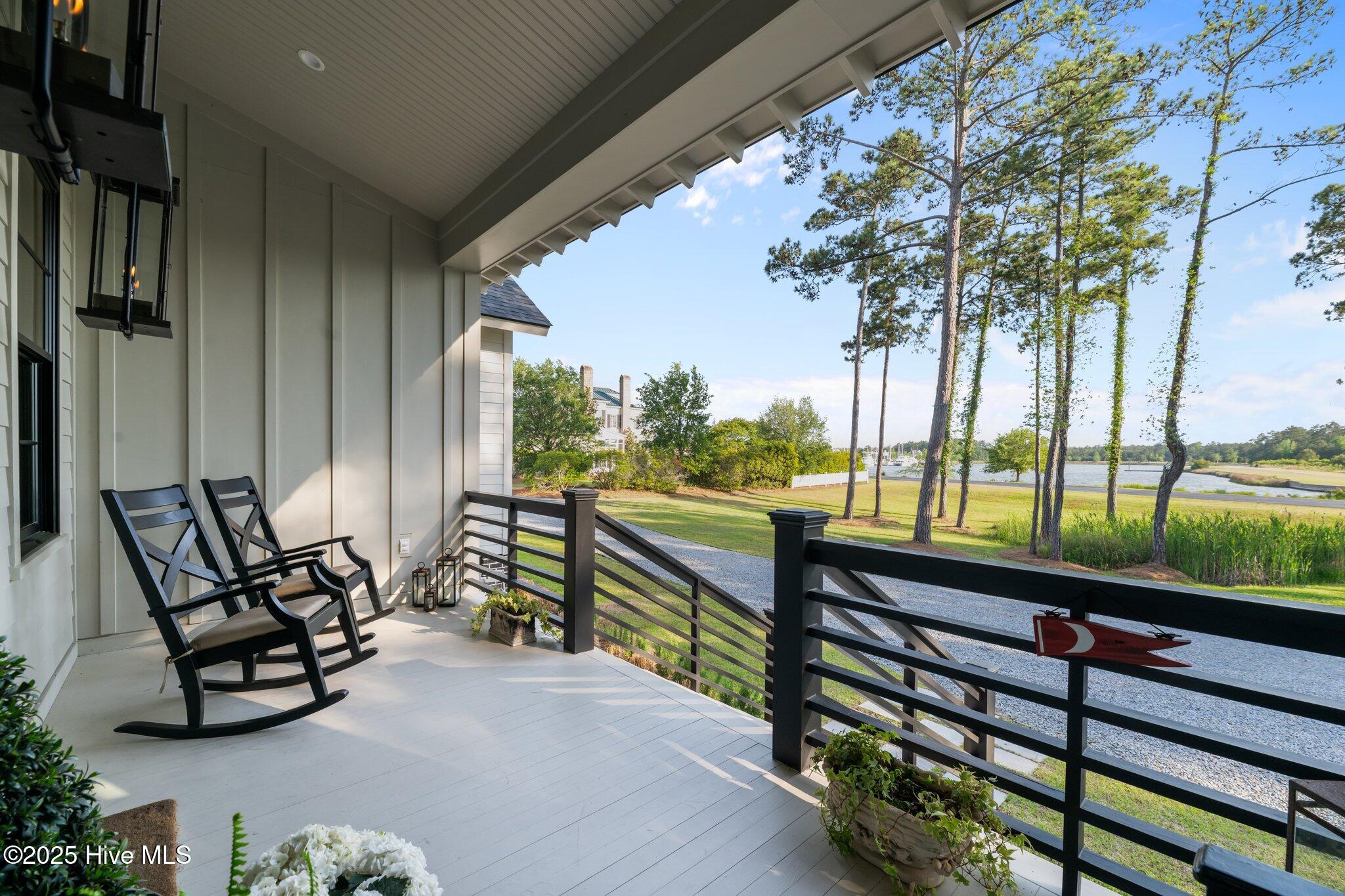 628 E Harborside Road Property Photo 3