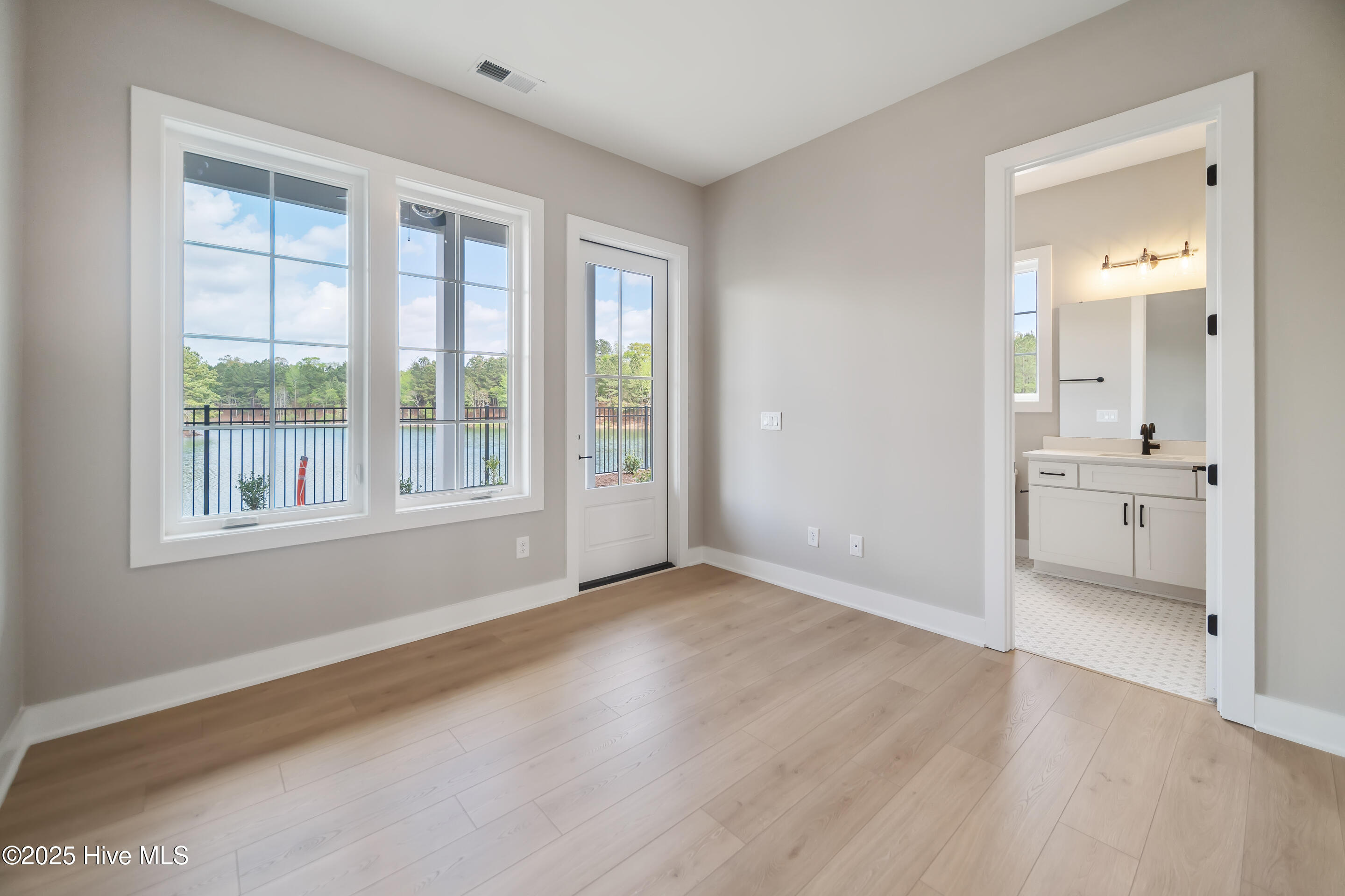 2652 Alvernia Drive Property Photo 3