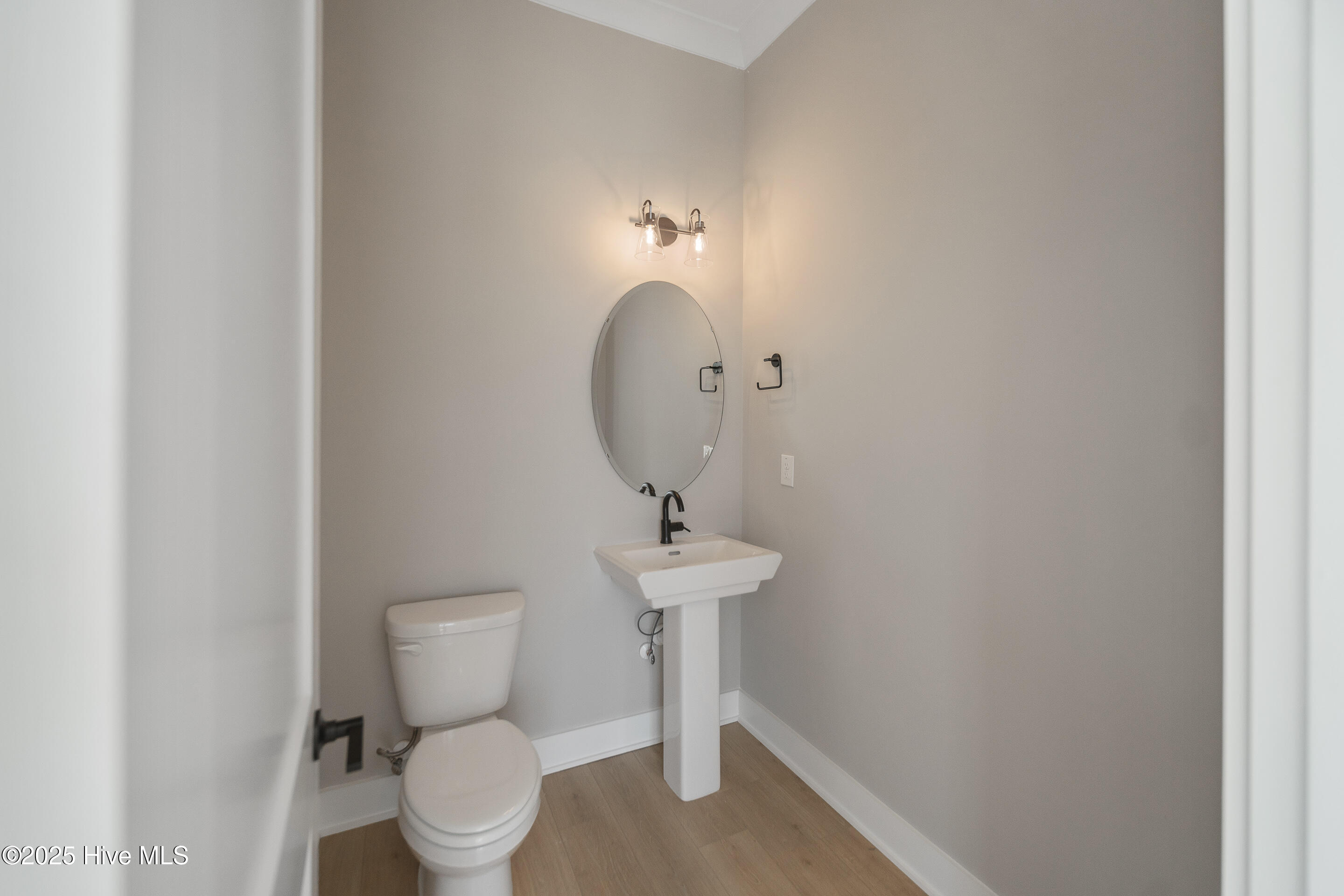 2652 Alvernia Drive Property Photo 10