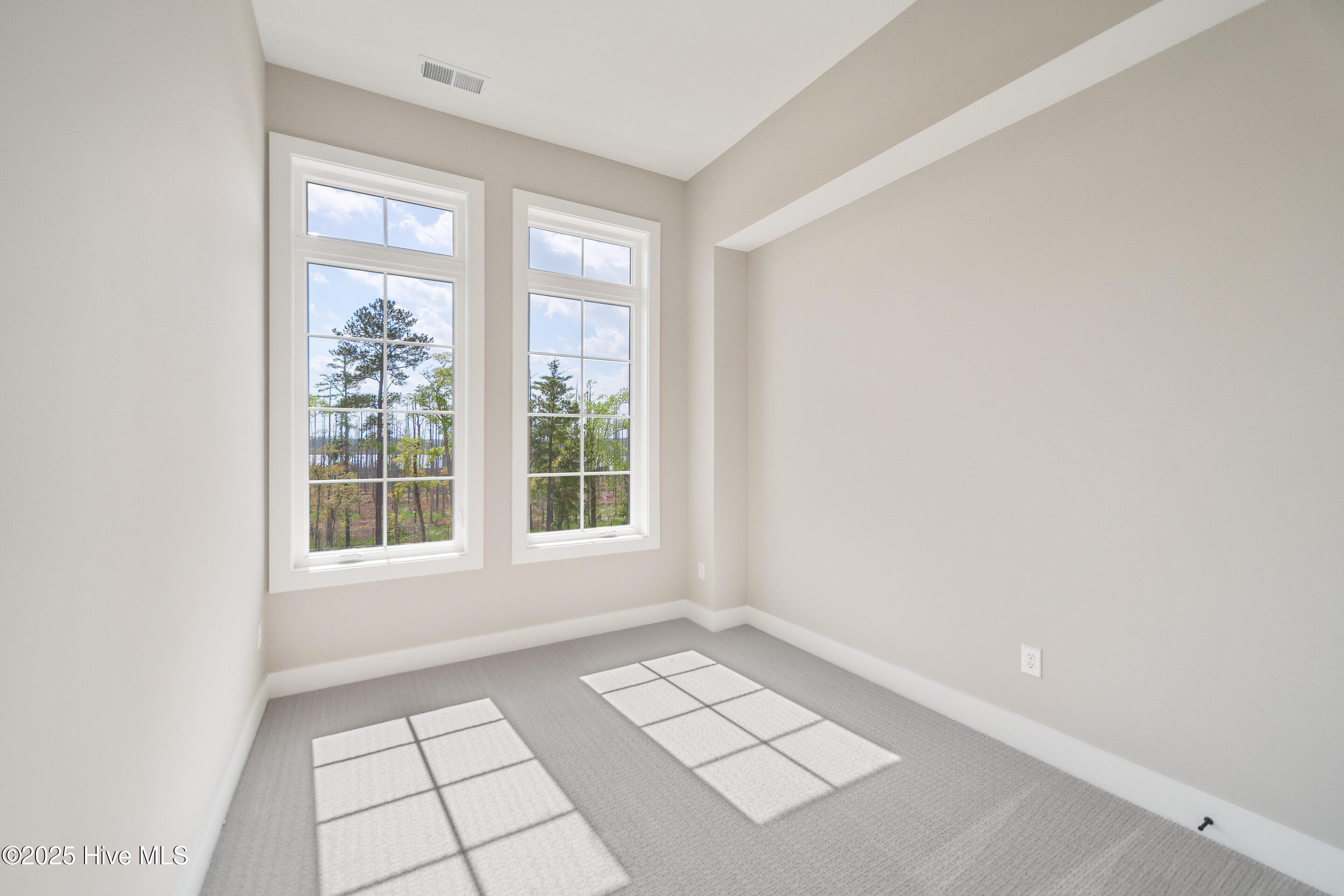 2652 Alvernia Drive Property Photo 13