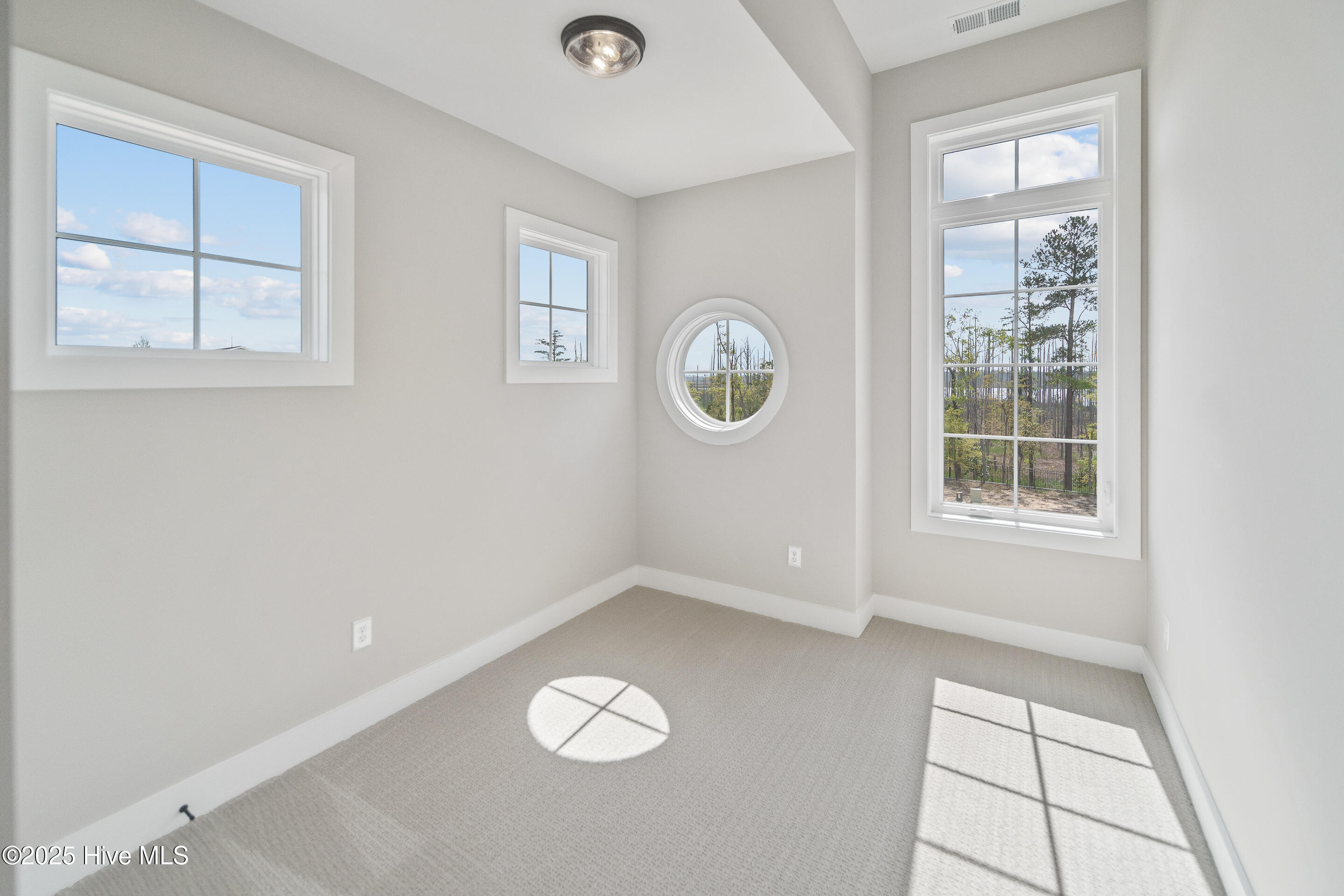 2652 Alvernia Drive Property Photo 18