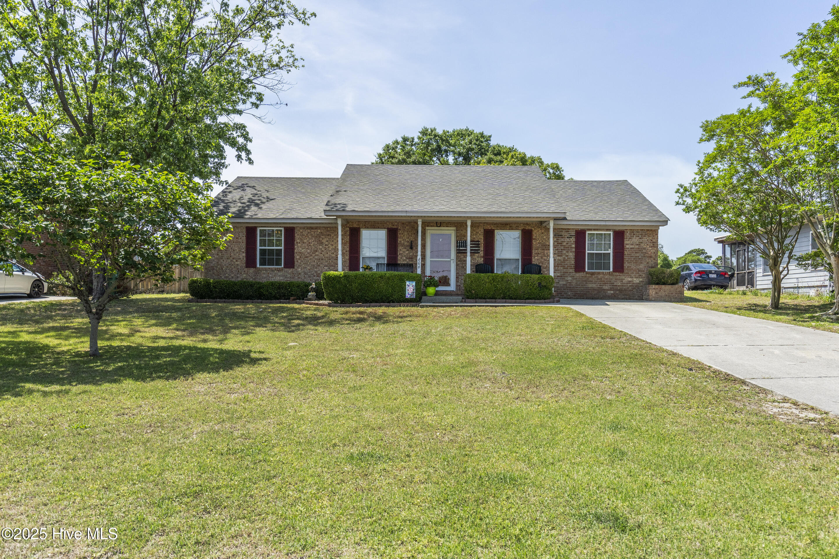 606 Manassas Drive Property Photo