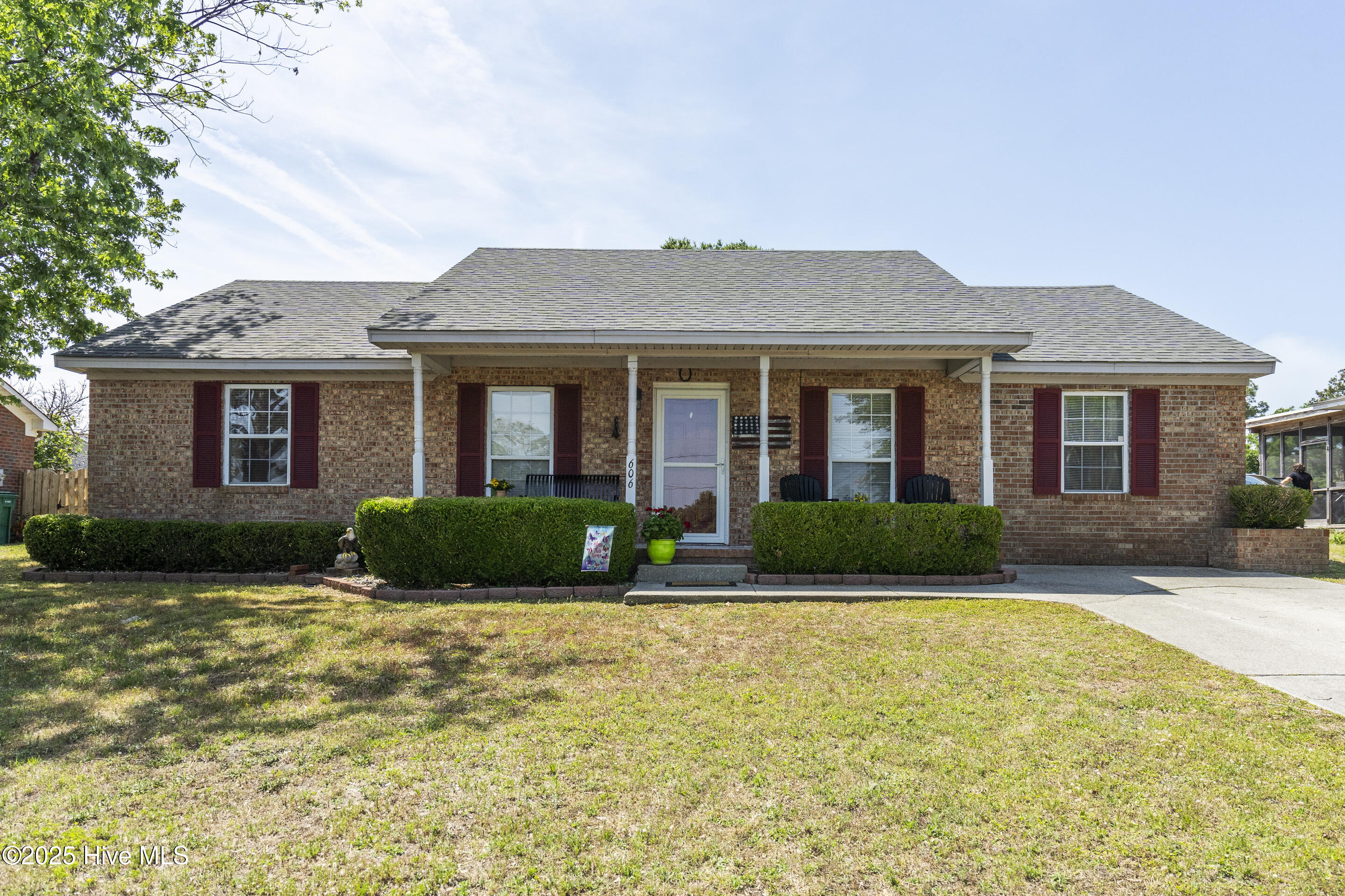 606 Manassas Drive Property Photo 2