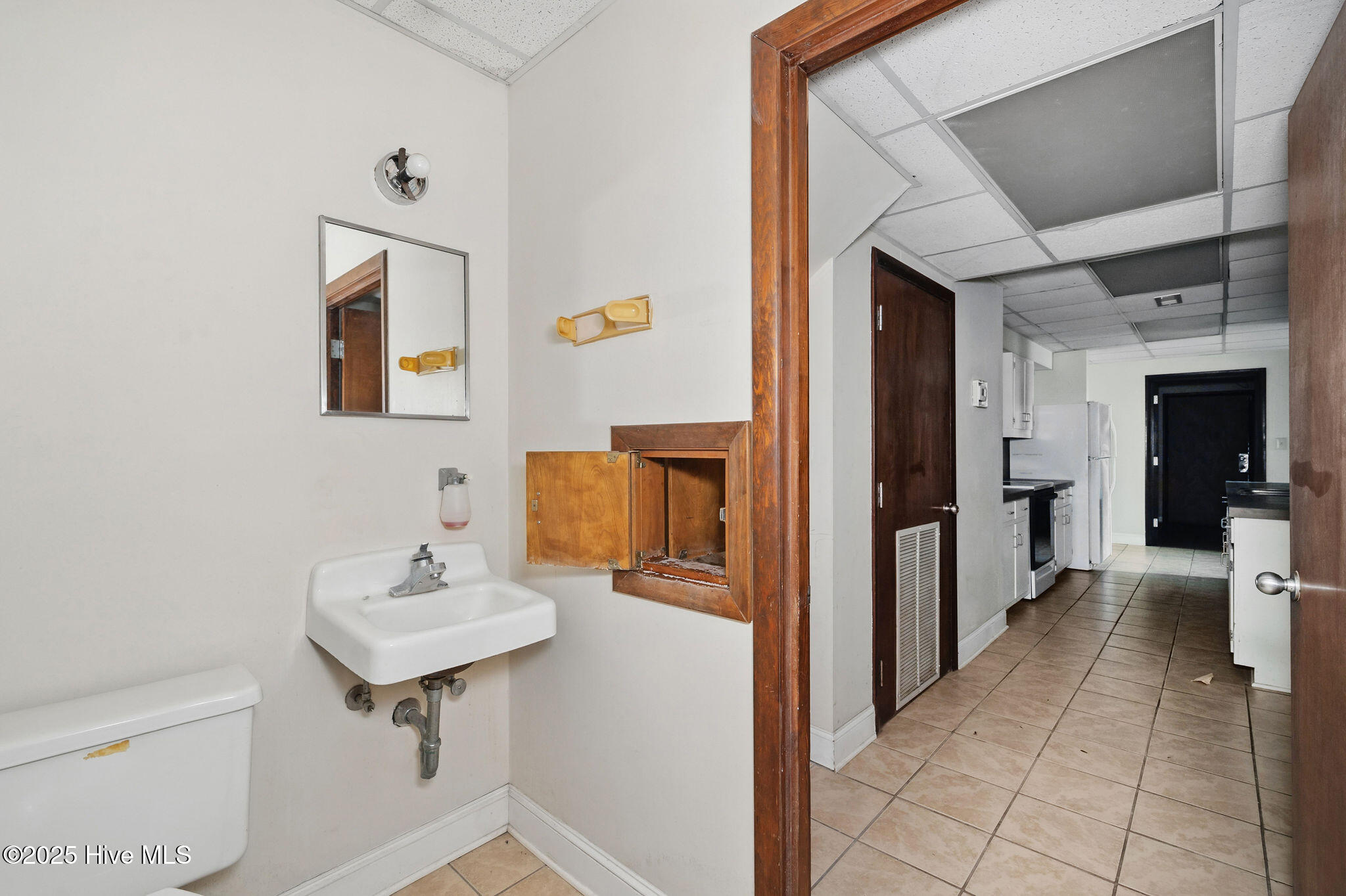 107/109 N Center Street Property Photo 10
