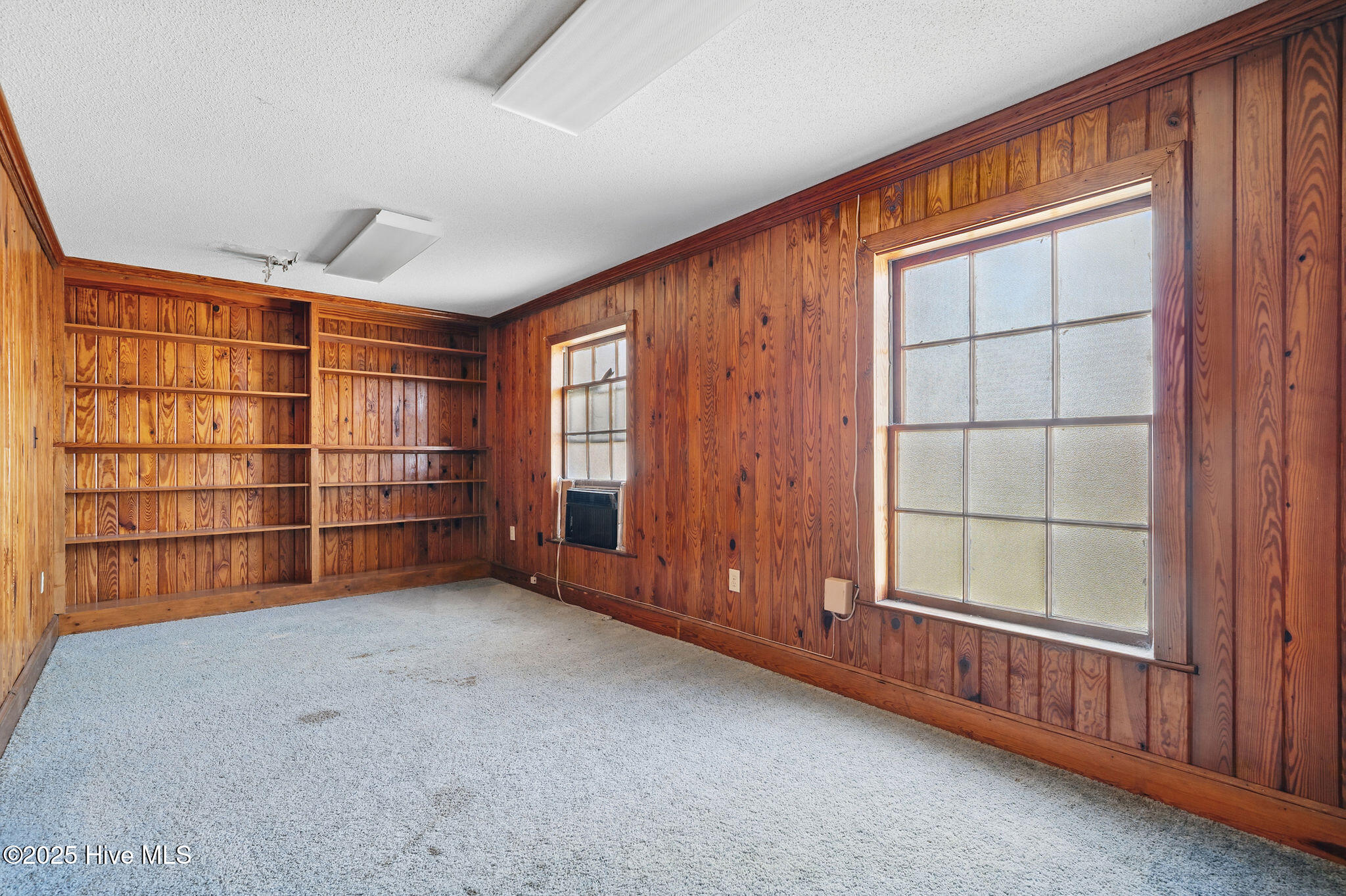107/109 N Center Street Property Photo 22