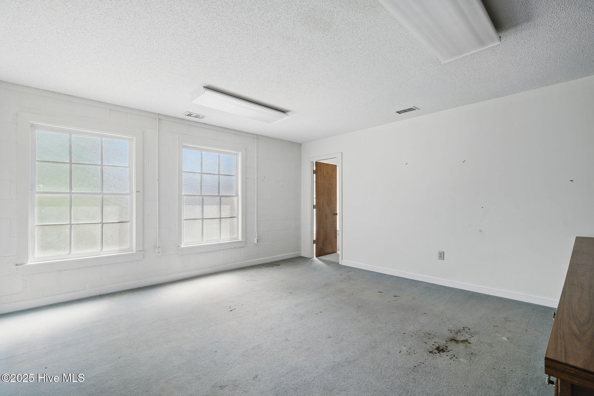 107/109 N Center Street Property Photo 26