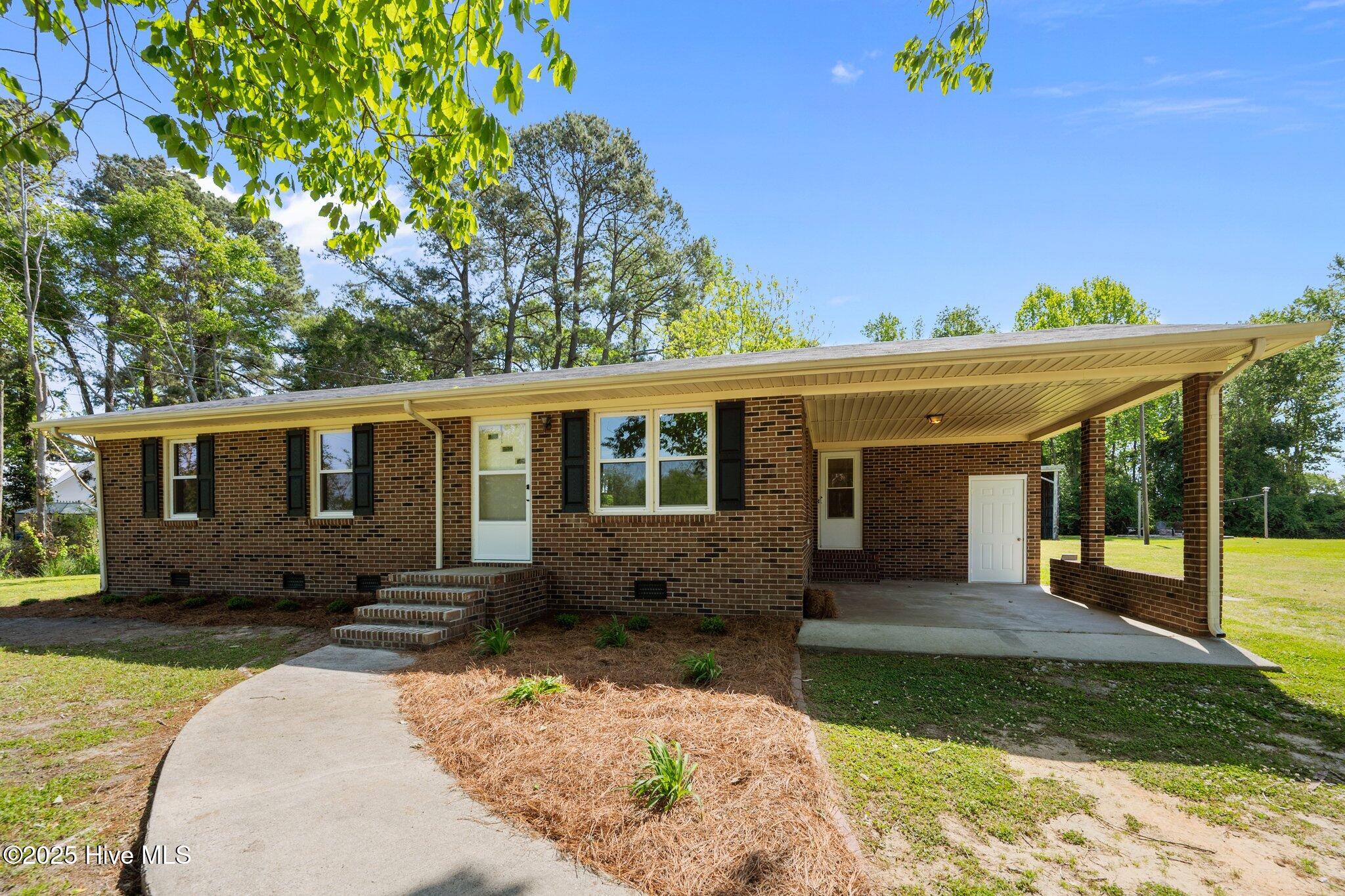 2072 Nc 111 Property Photo