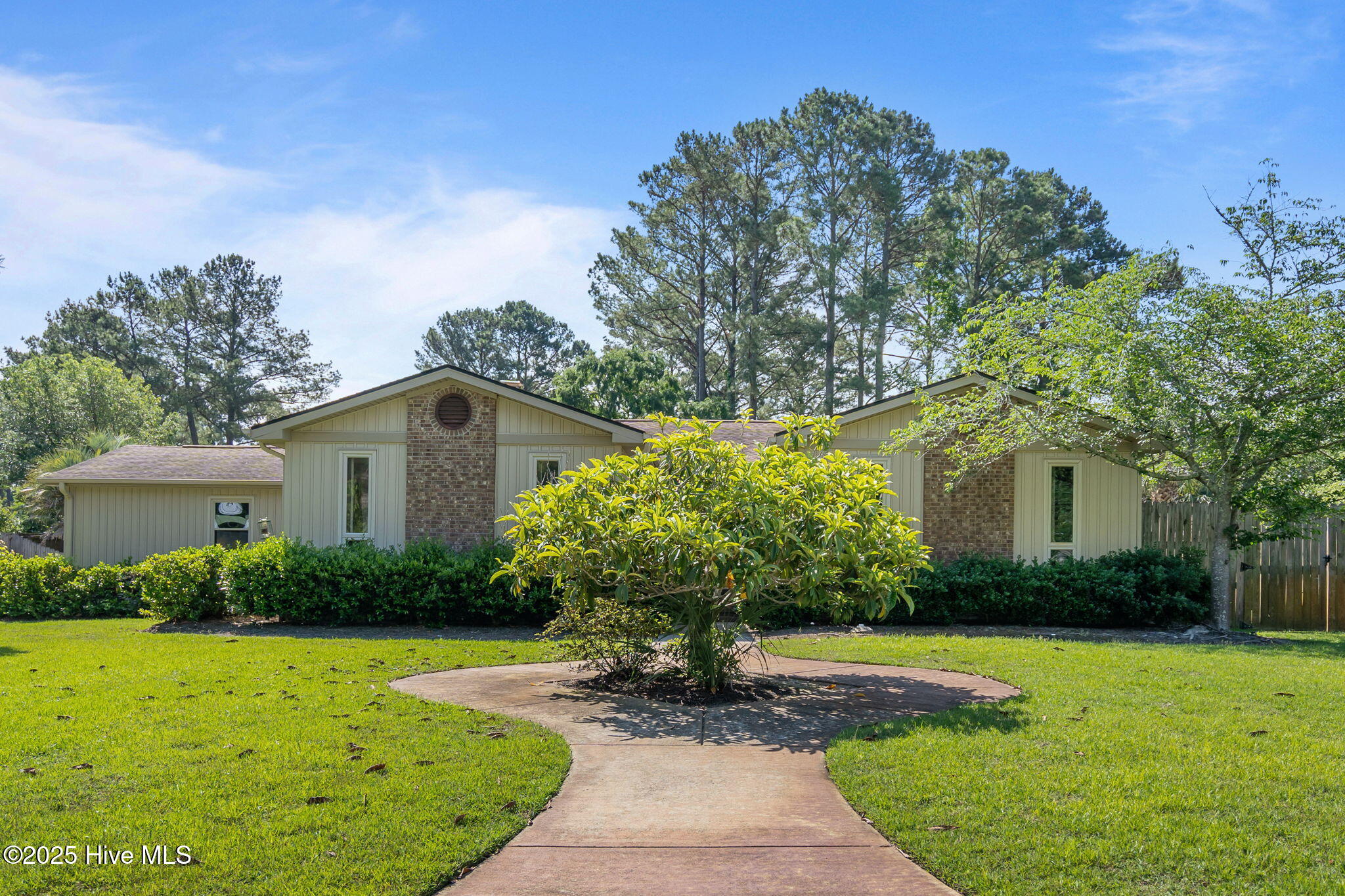 327 N Colony Circle Property Photo