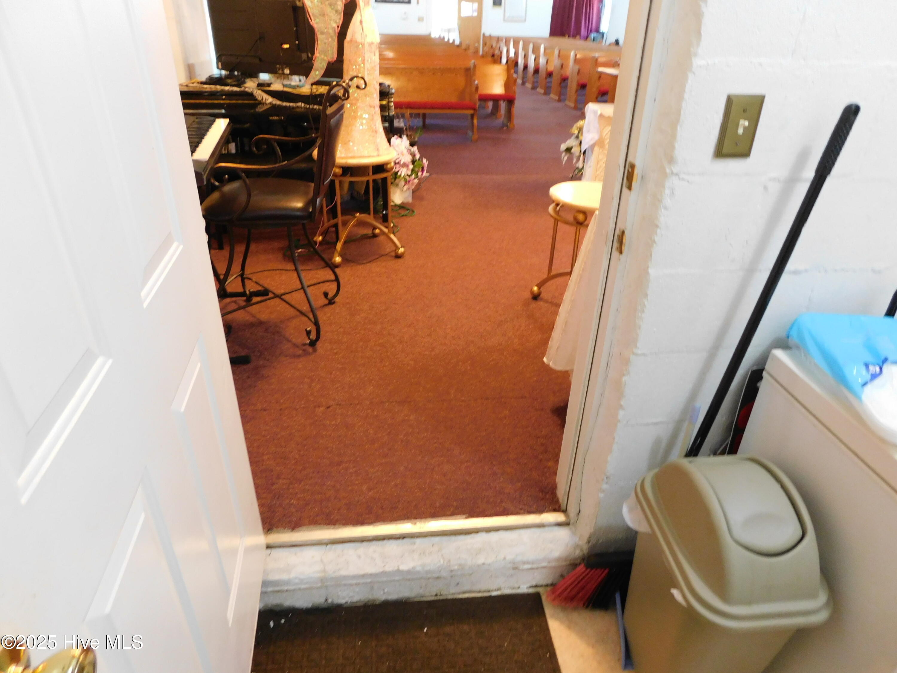 1505 Woodlawn Street Property Photo 28