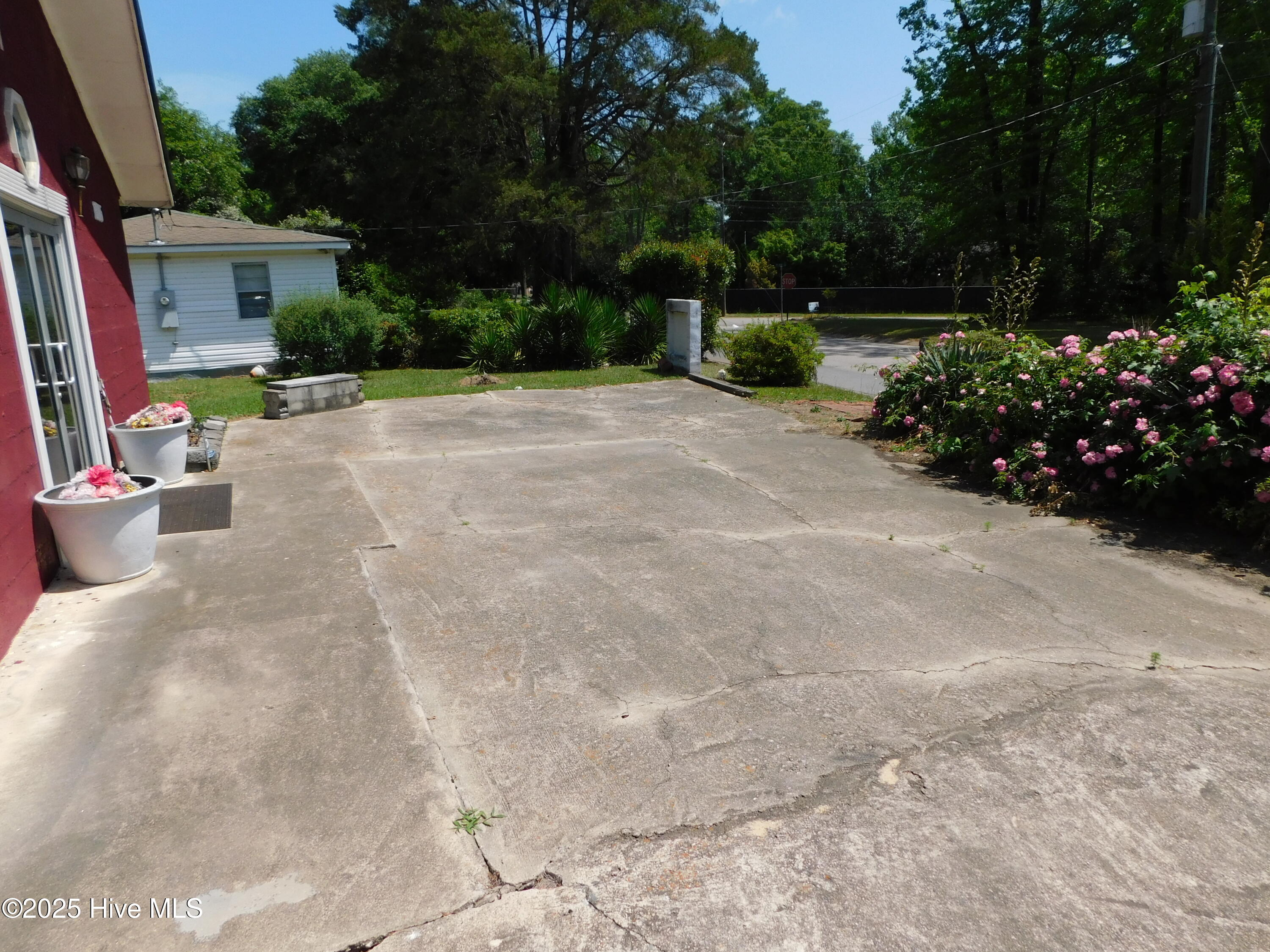 1505 Woodlawn Street Property Photo 46