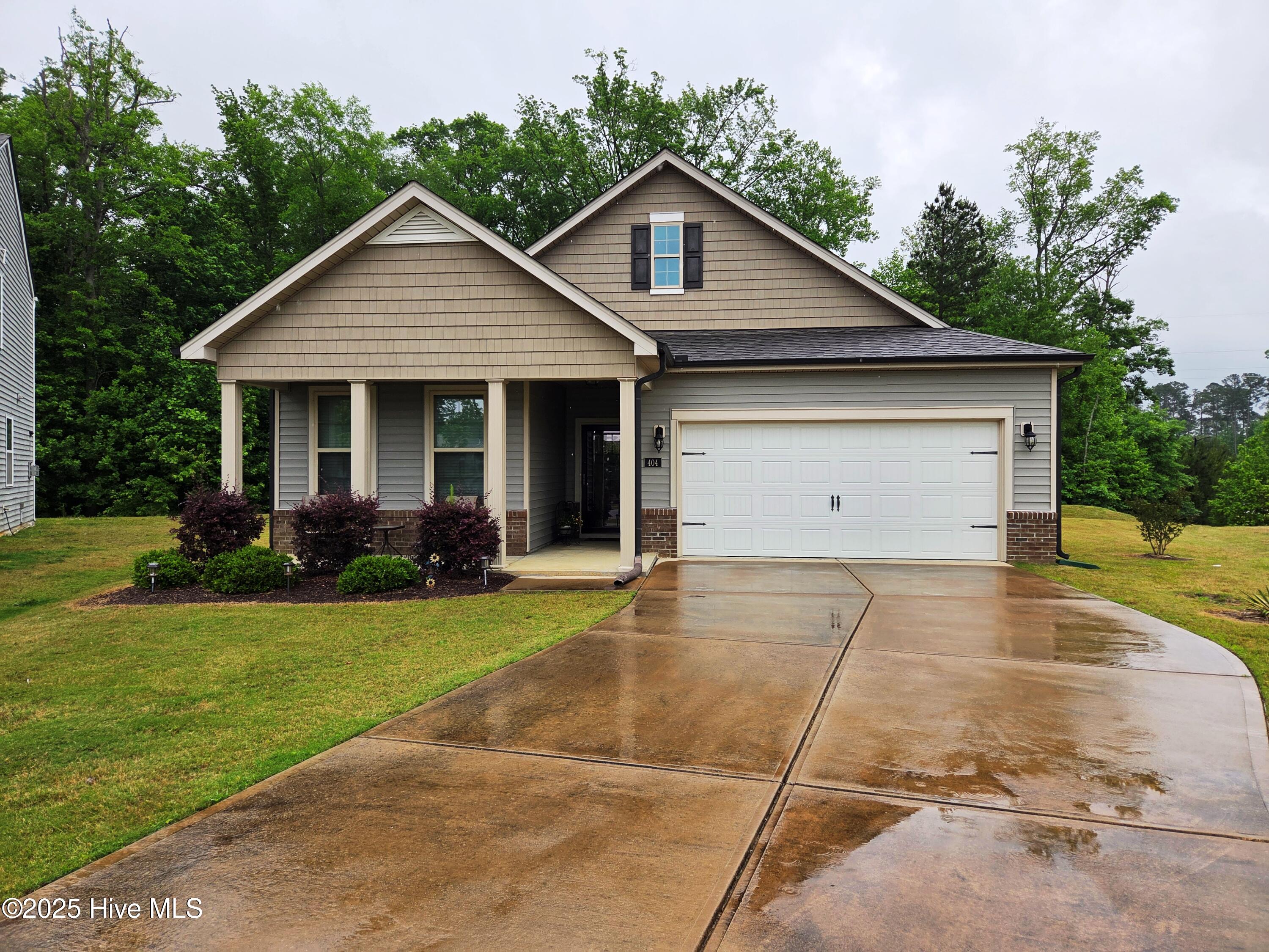 404 Golden Villas Drive Property Photo 1
