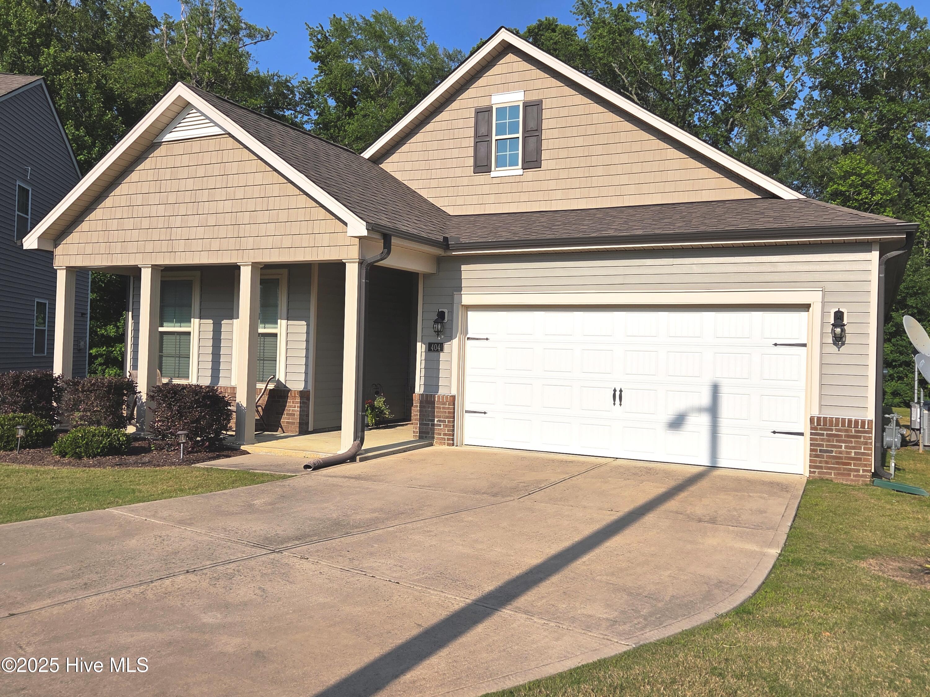 404 Golden Villas Drive Property Photo 1