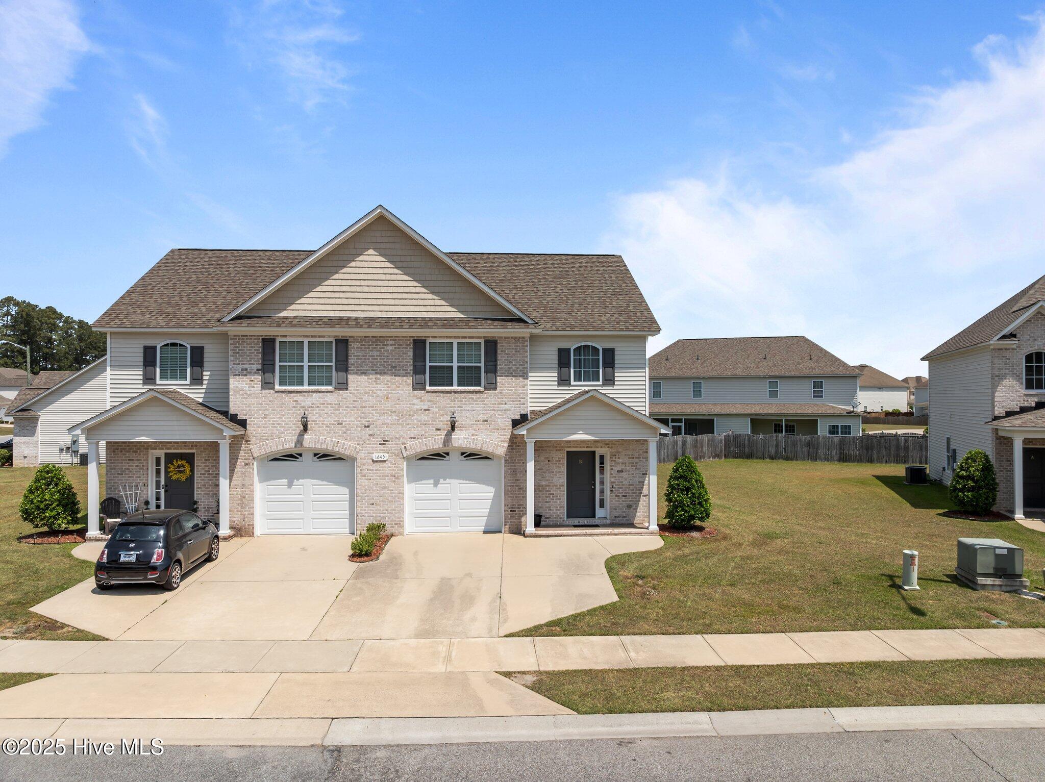 1645 Cambria Drive B Property Photo 1