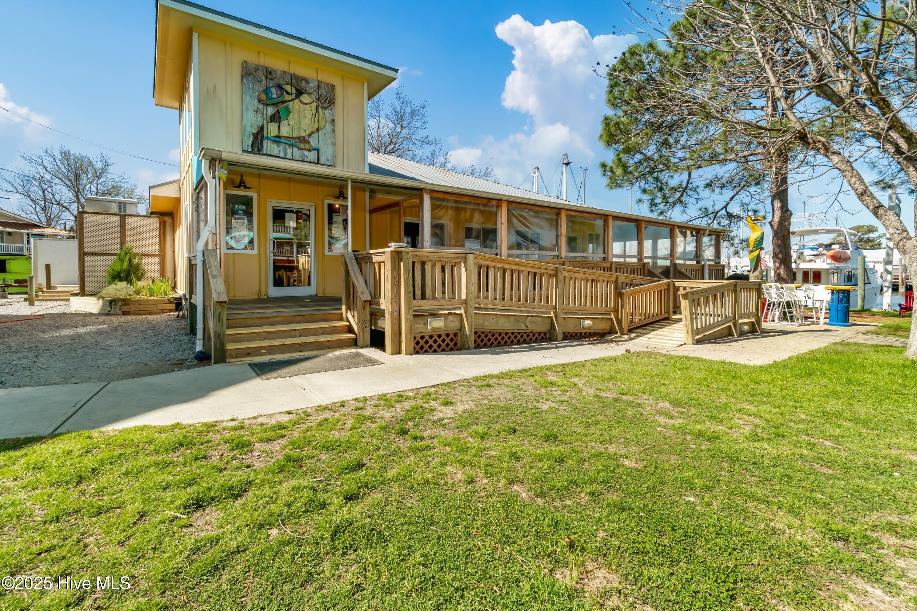 303 South Avenue Property Photo 6