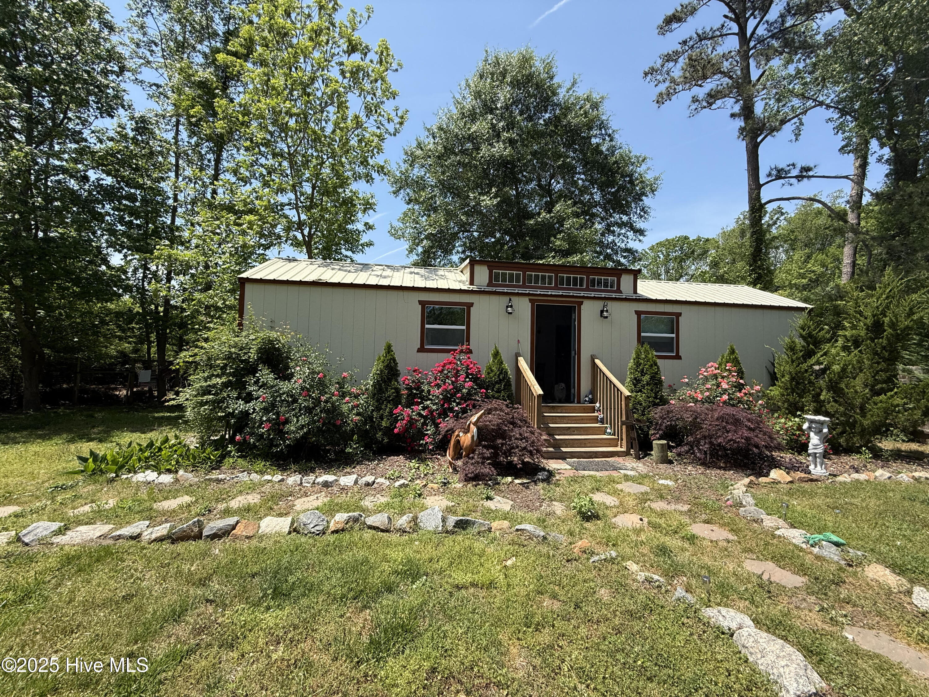 207 N Broad Street Property Photo