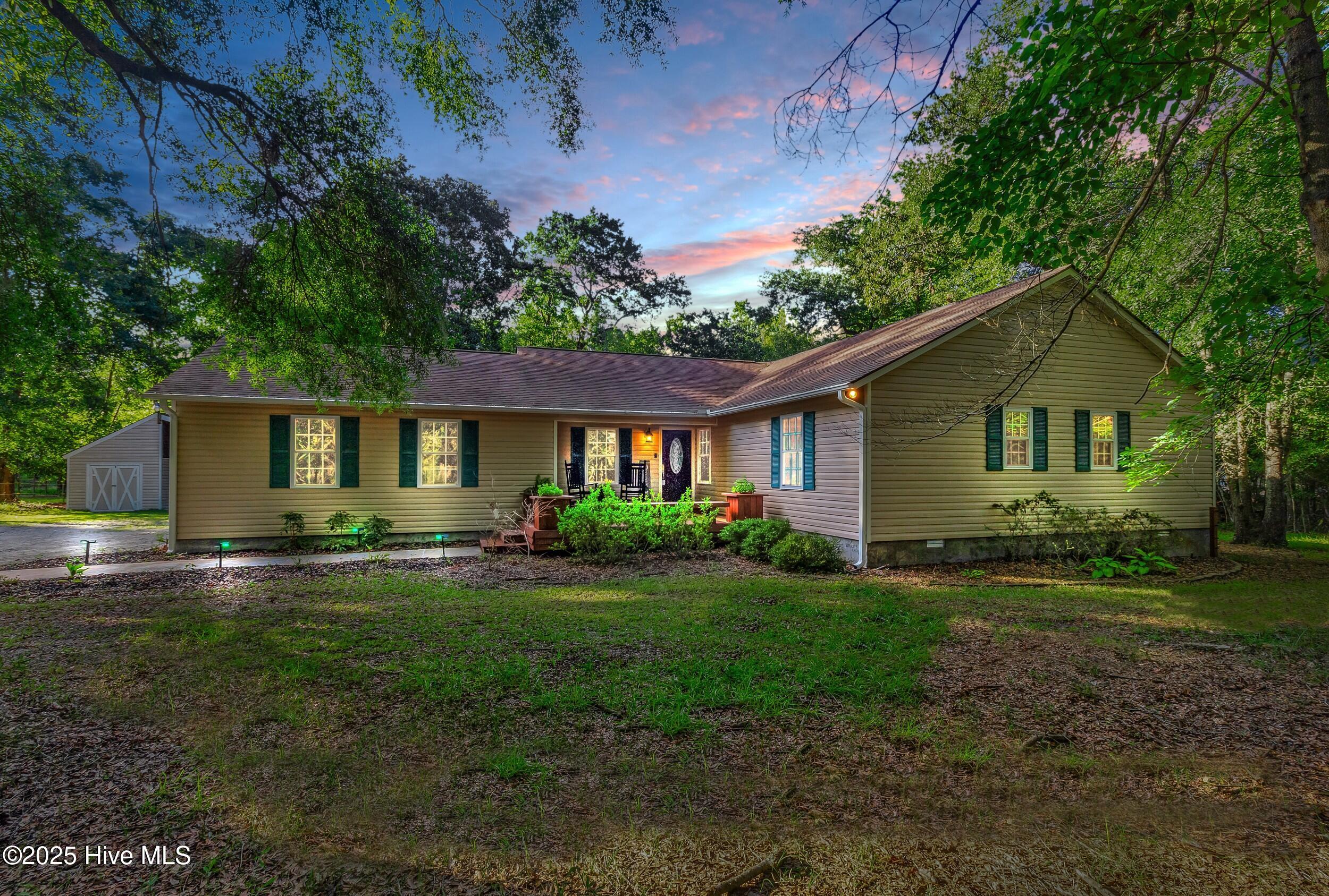 1913 Jimmys Road Property Photo 1