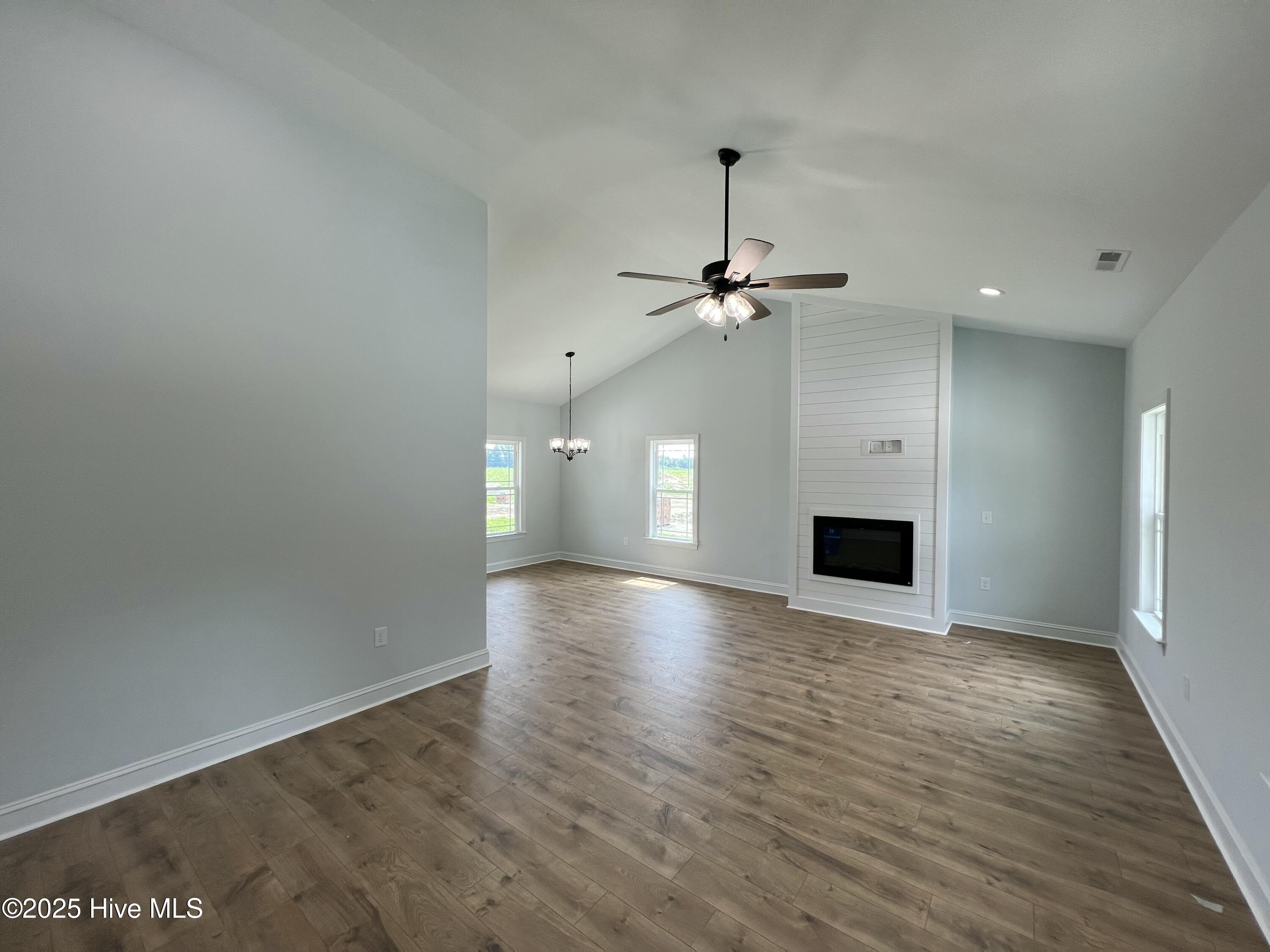 512 S Vance Street Property Photo 1