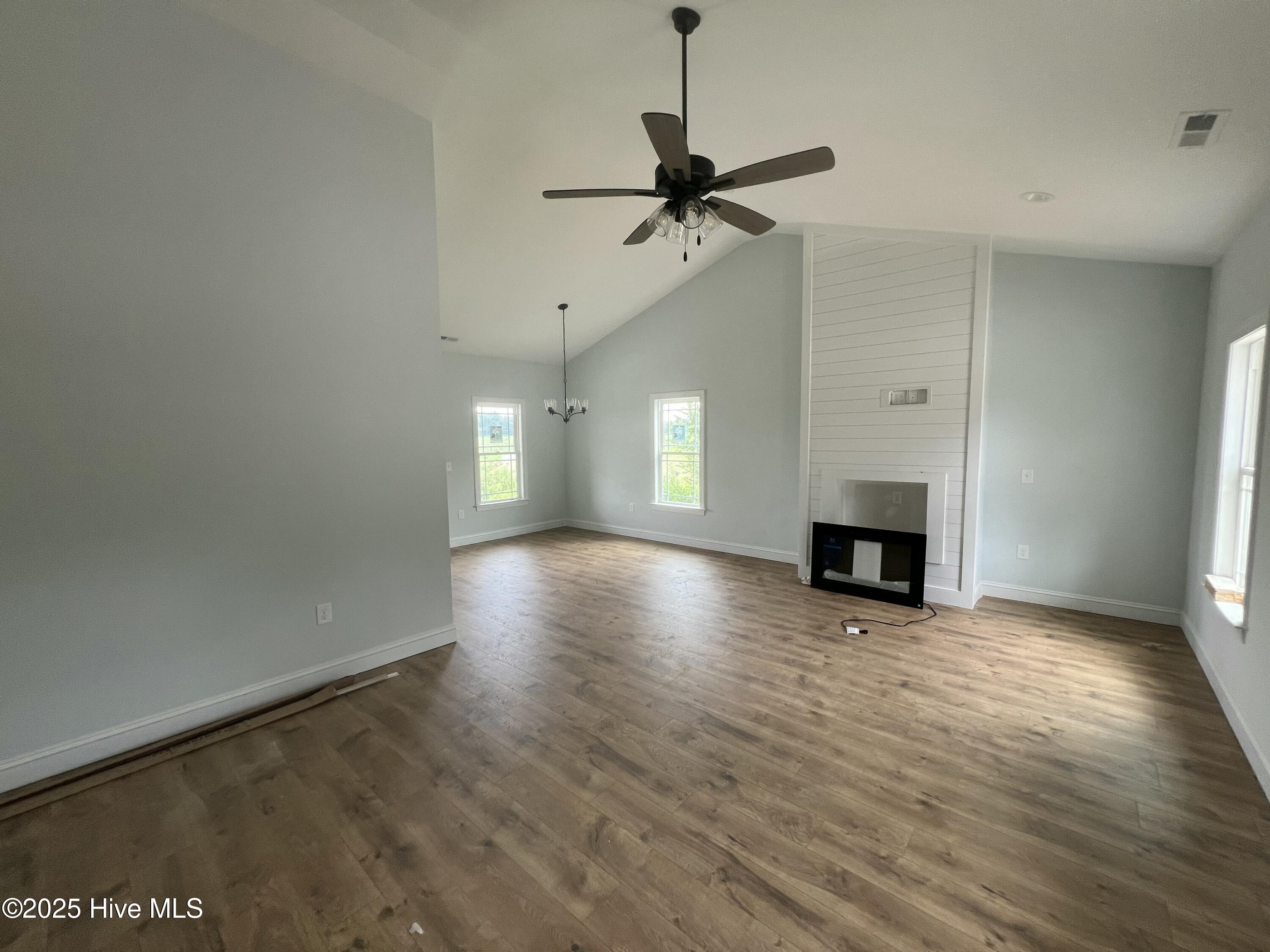 512 S Vance Street Property Photo 4