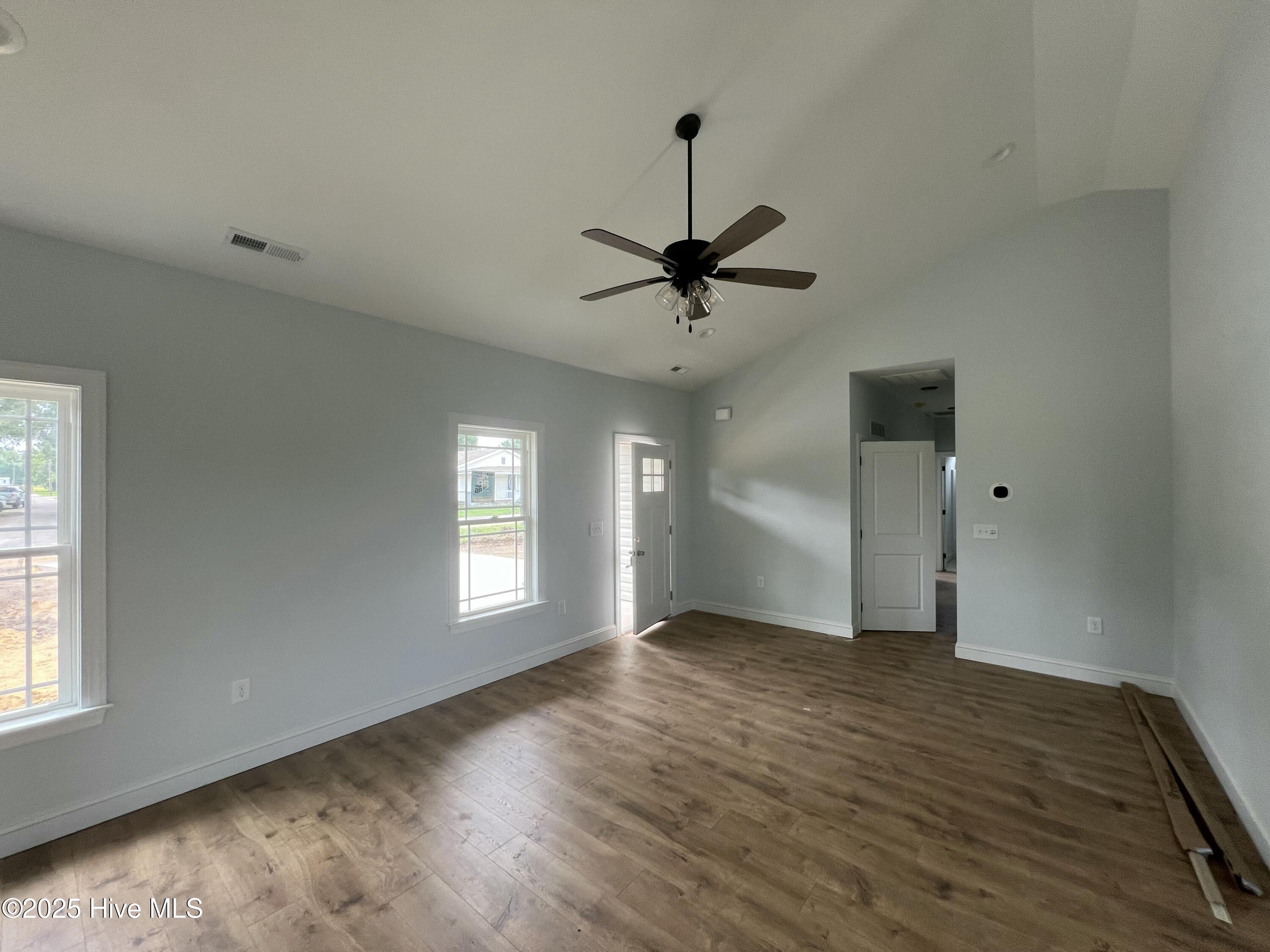 512 S Vance Street Property Photo 5
