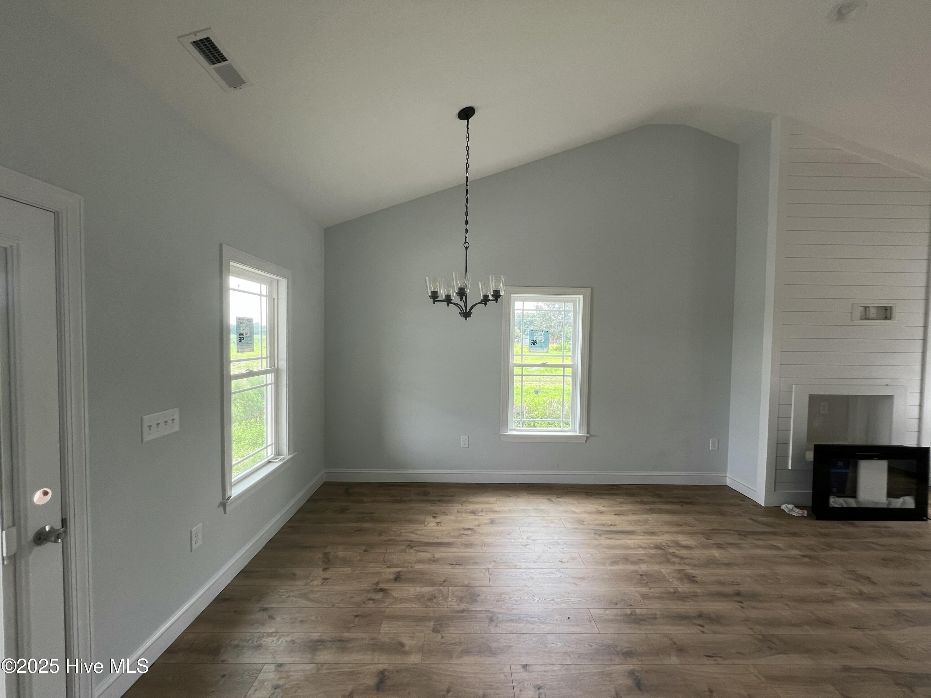 512 S Vance Street Property Photo 7