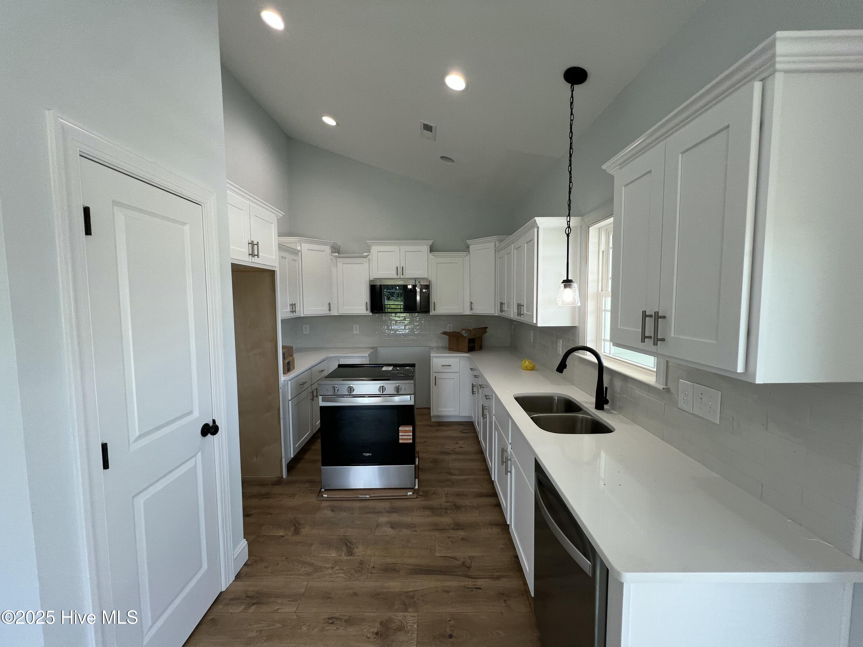 512 S Vance Street Property Photo 8