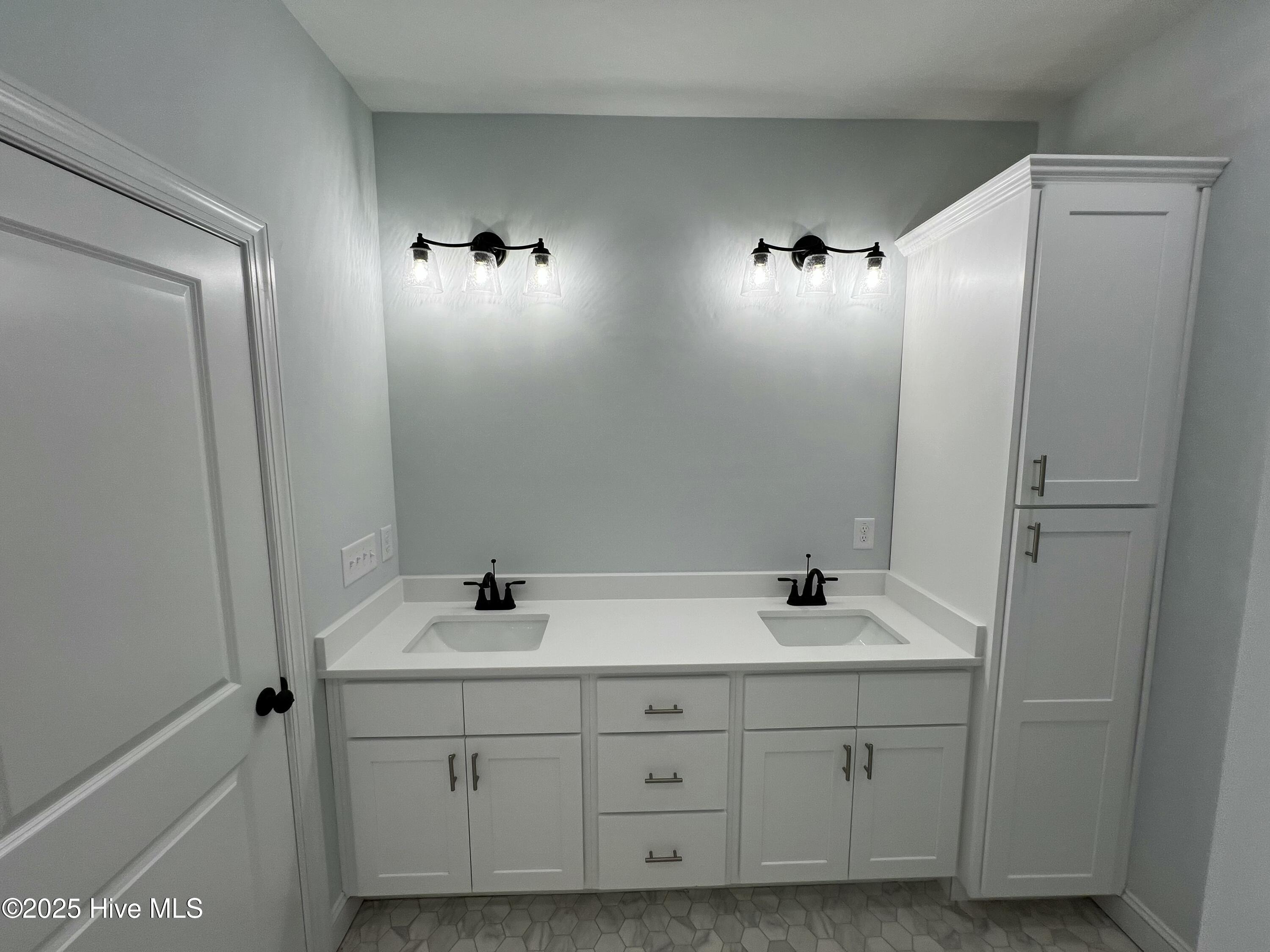 512 S Vance Street Property Photo 13