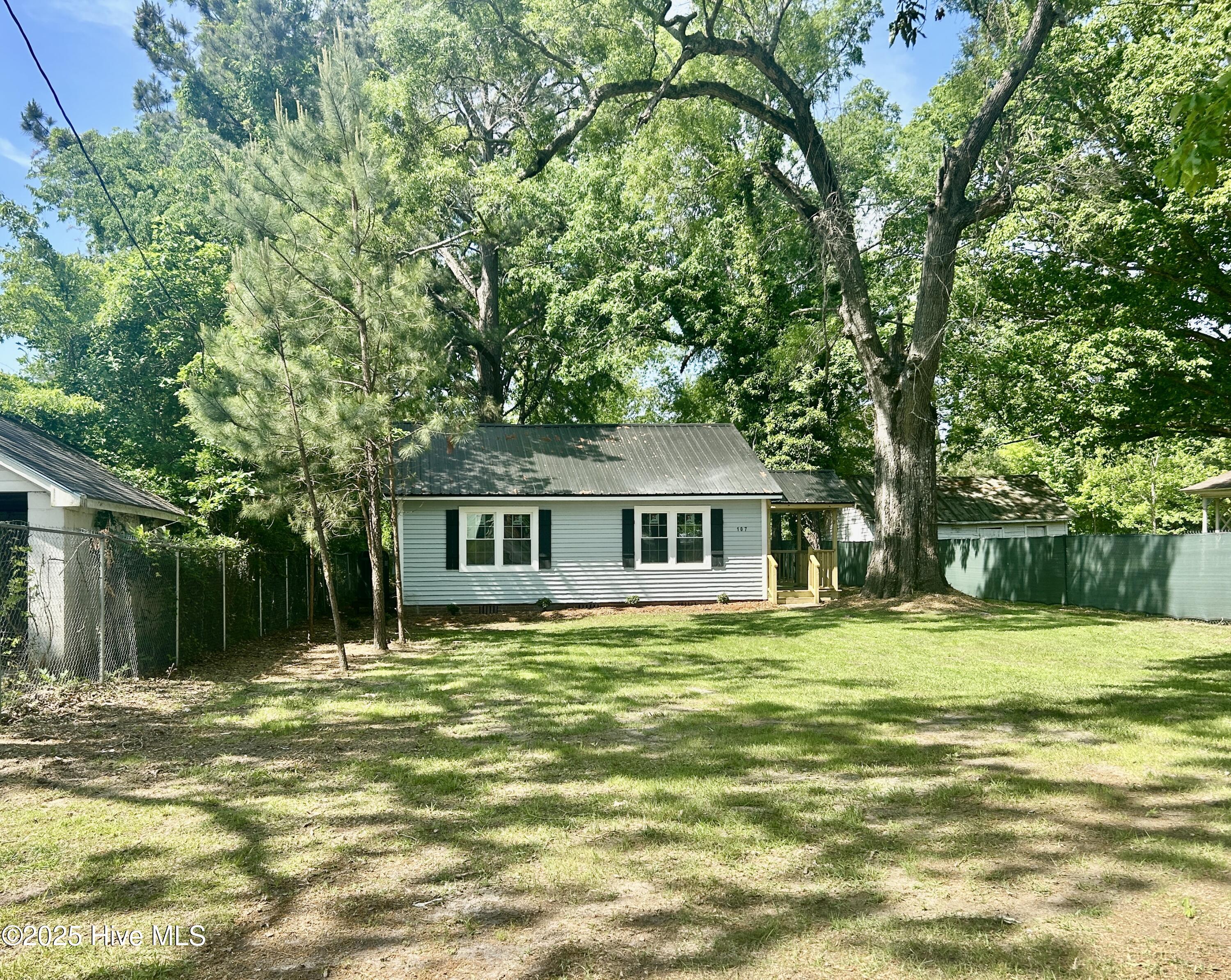 107 S Outerbridge Street Property Photo