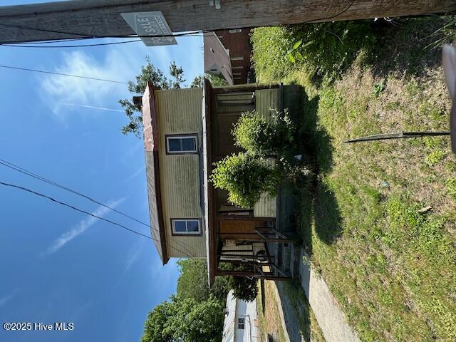 131 W Peterson Street Property Photo
