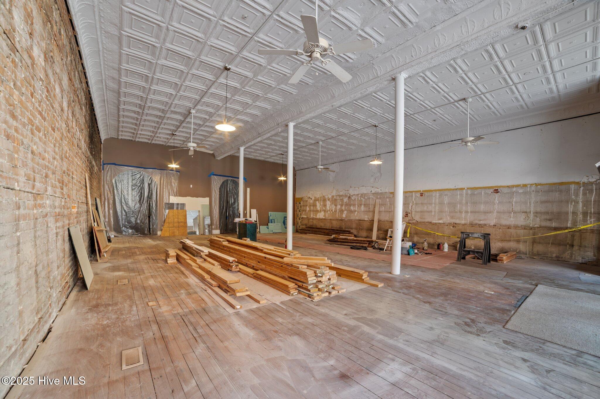 106 W Main Street Property Photo 12