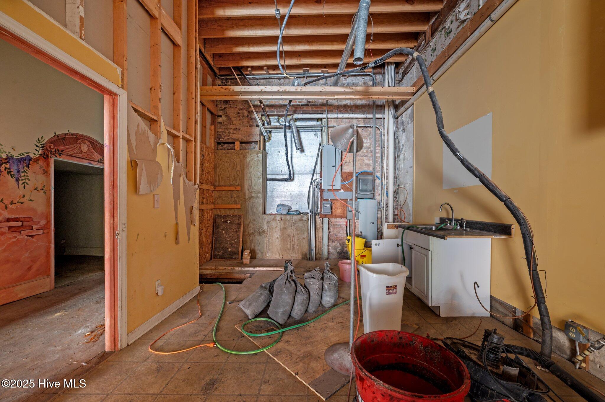 106 W Main Street Property Photo 17