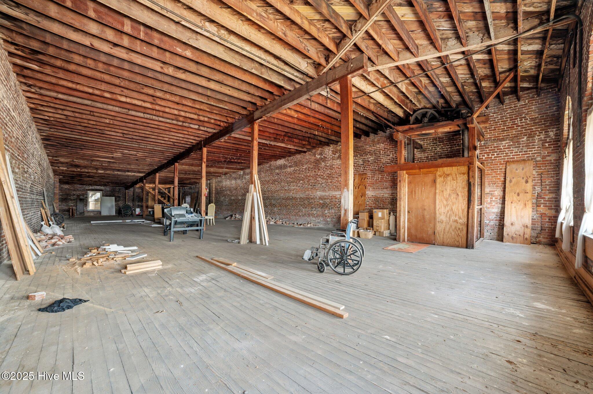 106 W Main Street Property Photo 22