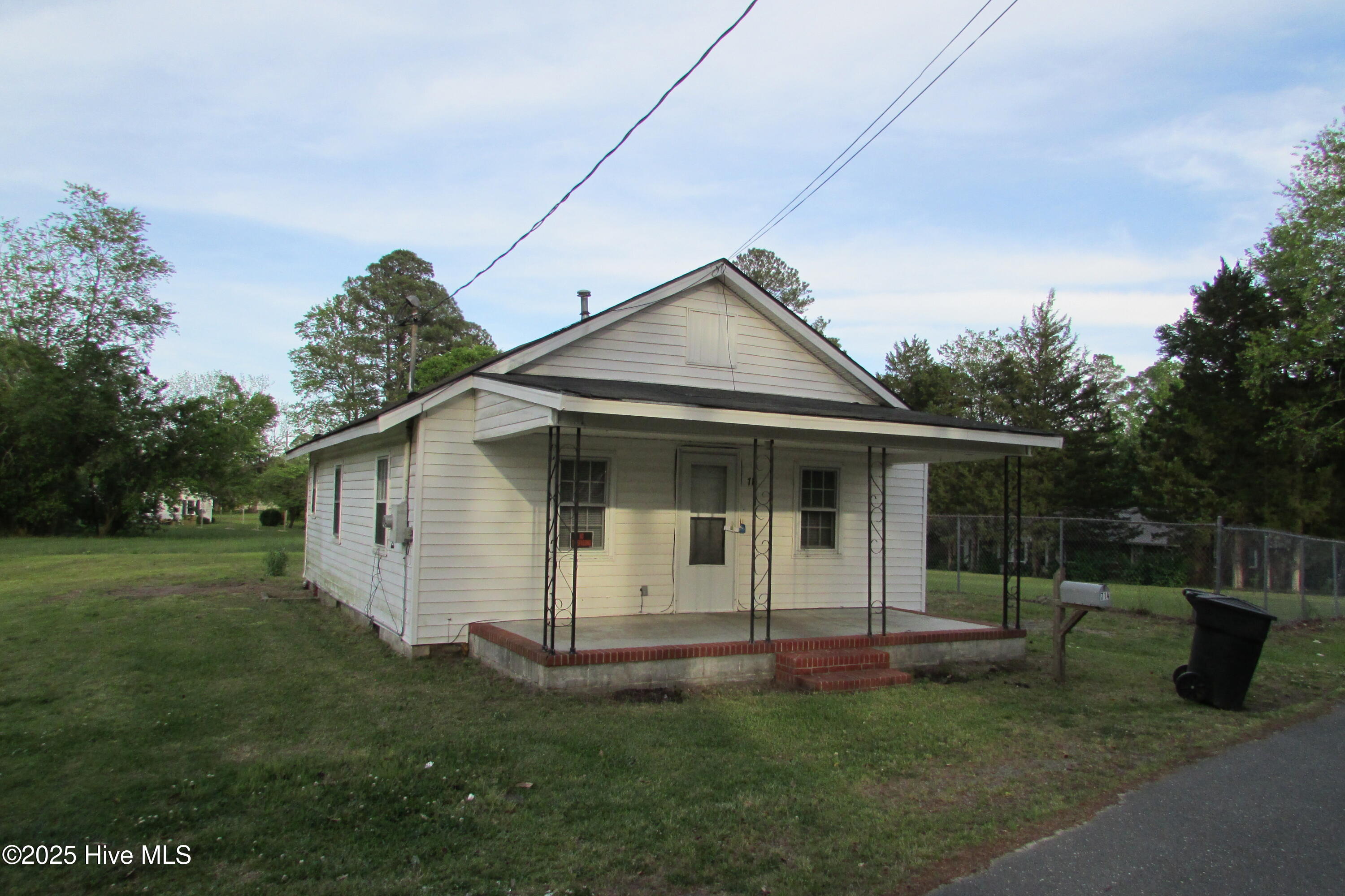 714 Bunting Street Property Photo
