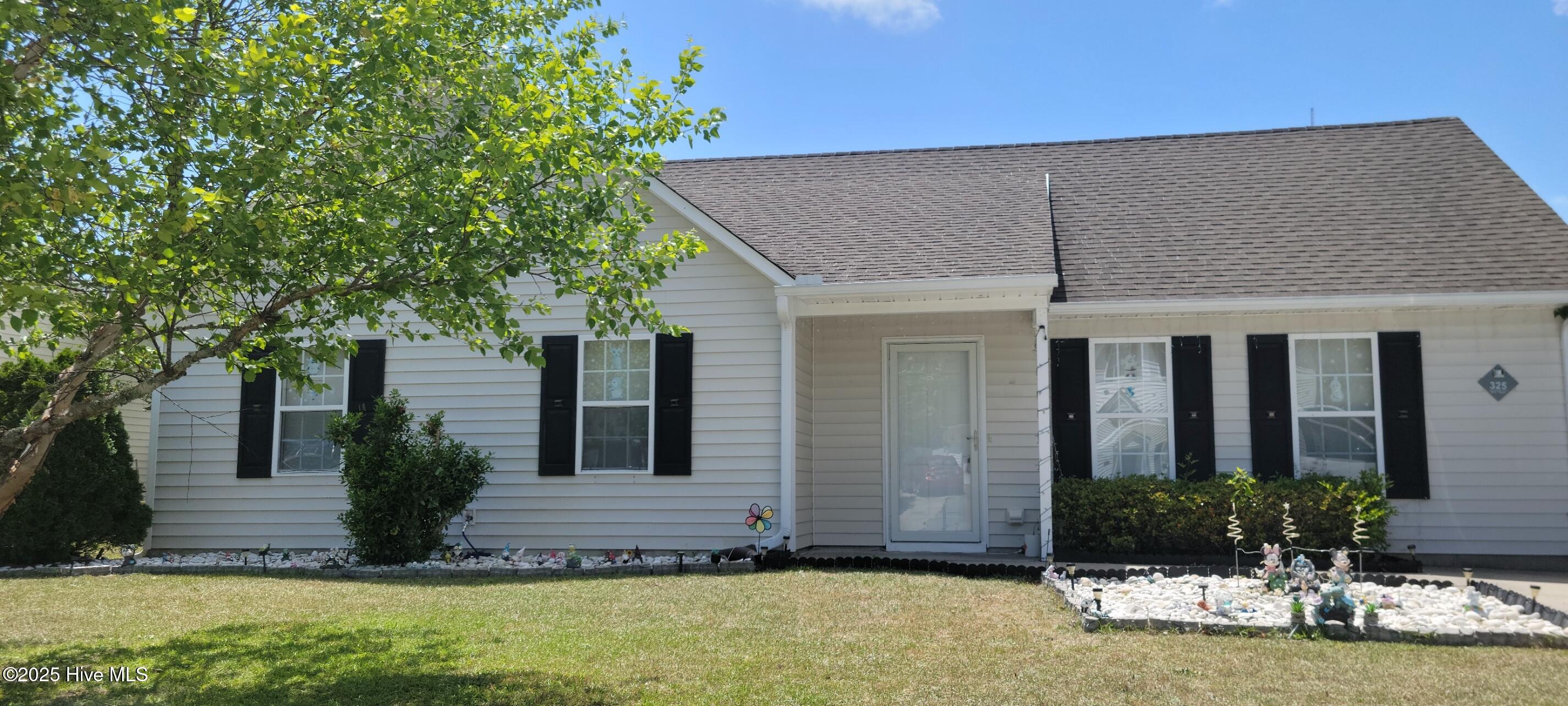 325 Foxhall Road Property Photo