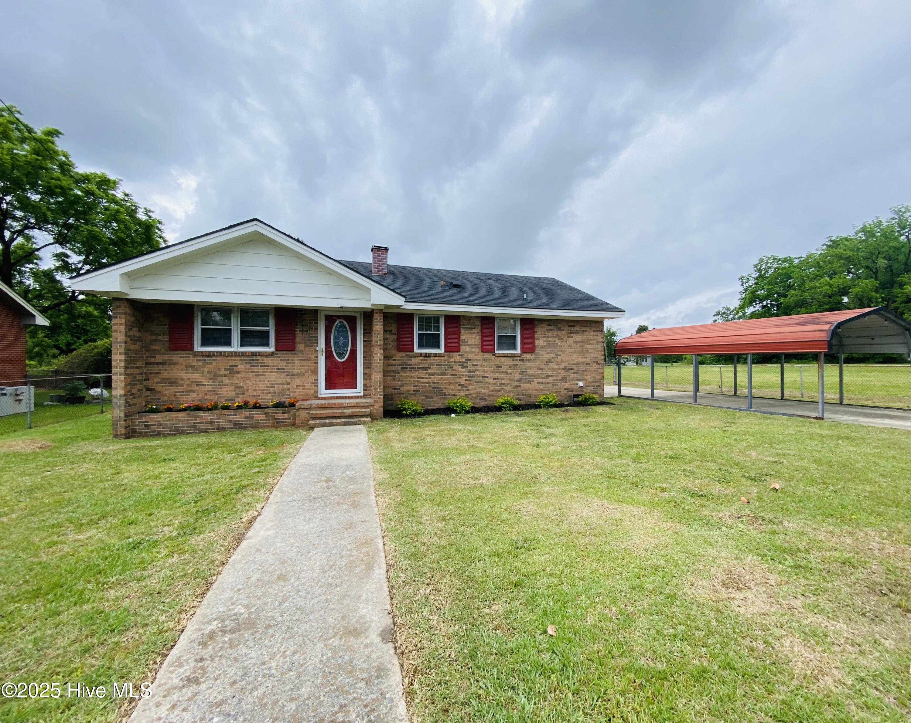 500 E Woodrow Street Property Photo