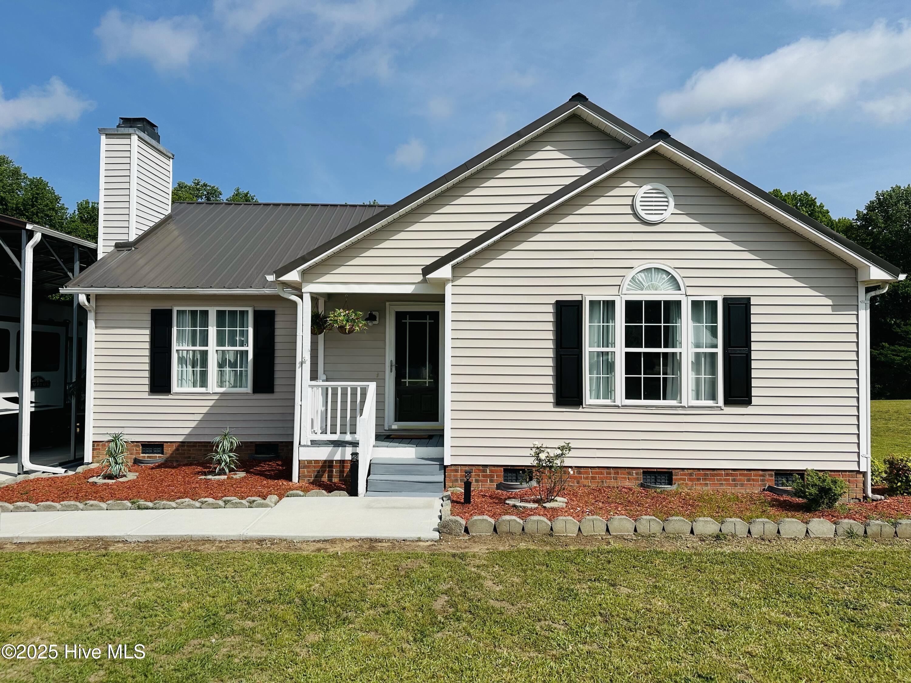 1021 Forest Glen Drive Property Photo 1