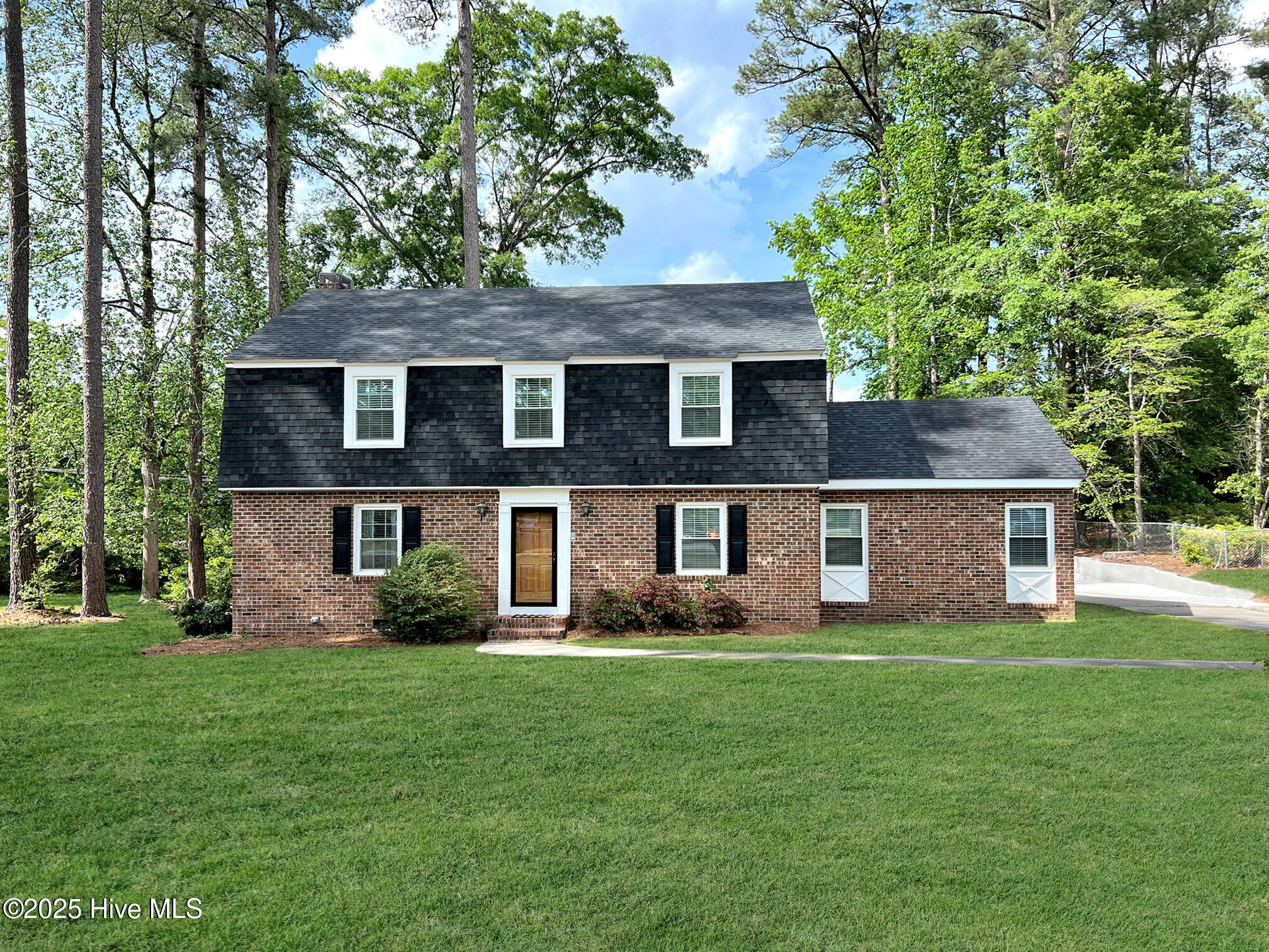 209 Robin Drive Property Photo