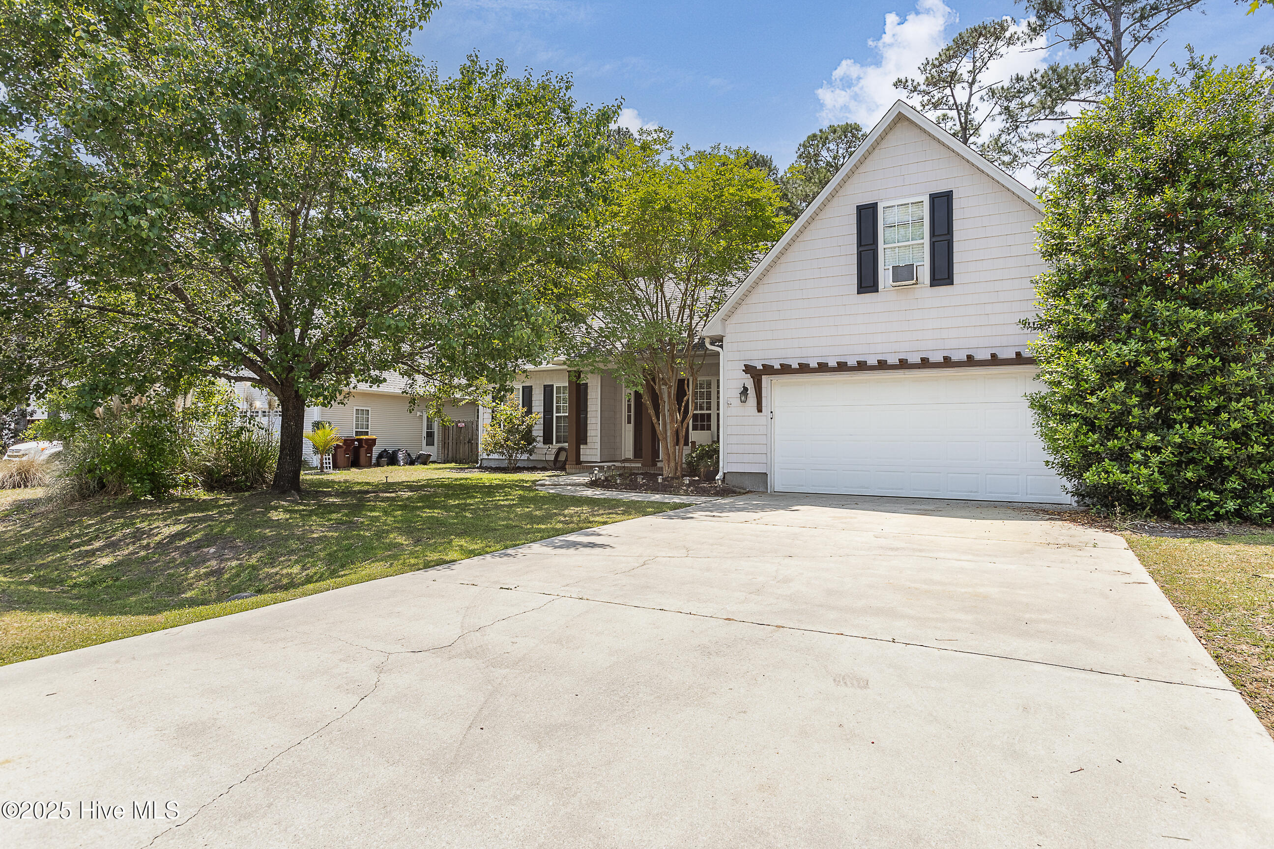 114 Southern Magnolia Court Property Photo 2