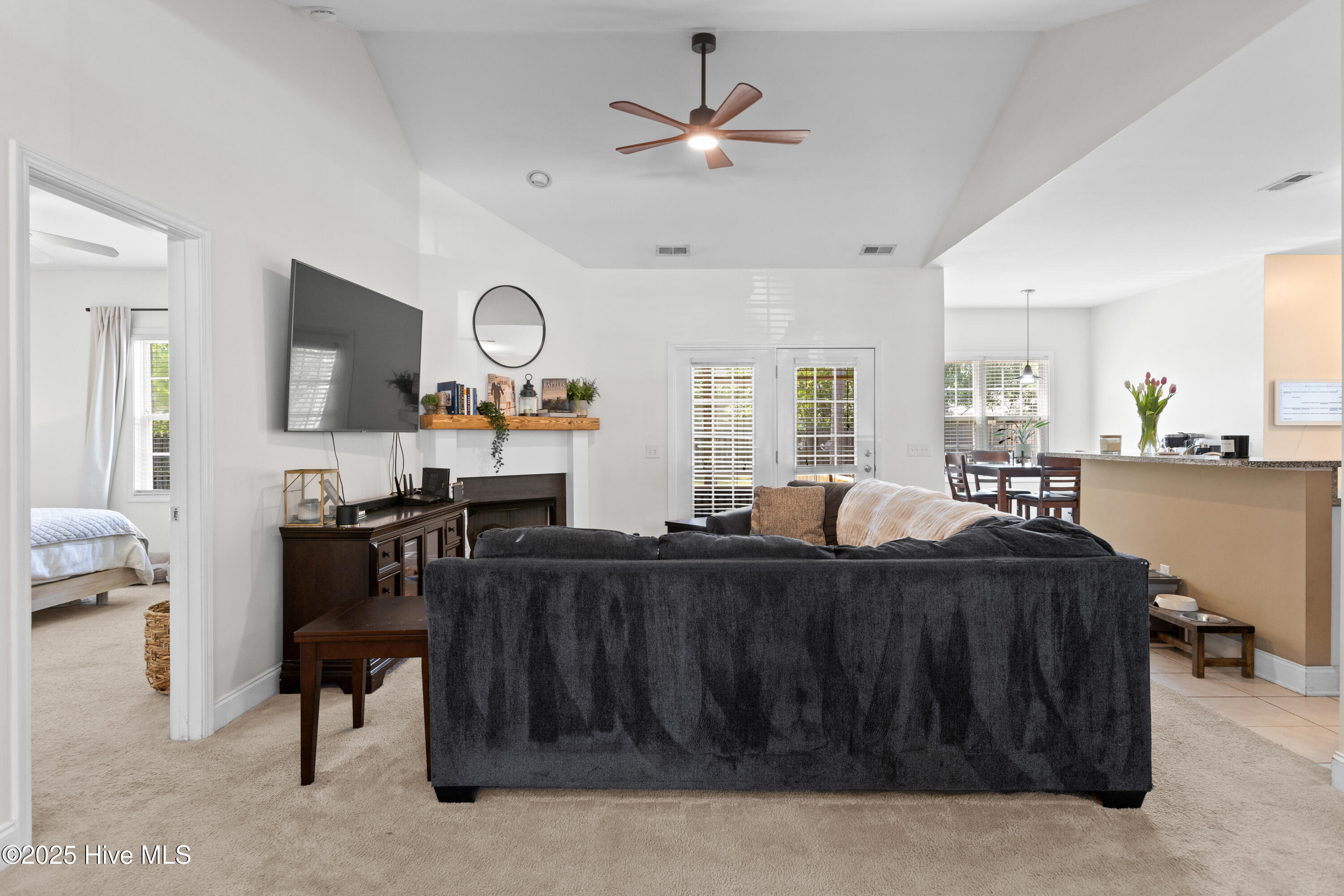 114 Southern Magnolia Court Property Photo 4