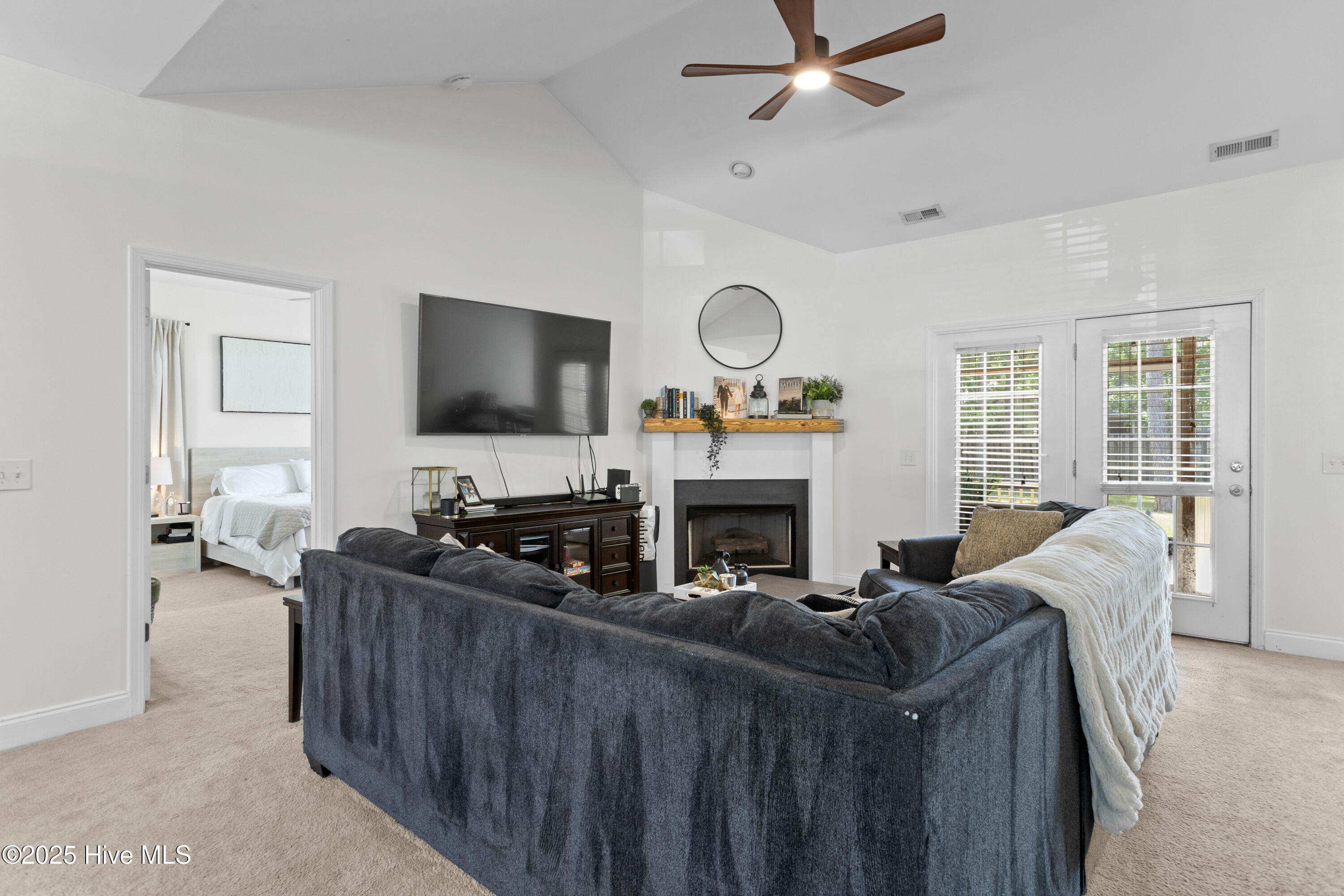 114 Southern Magnolia Court Property Photo 5
