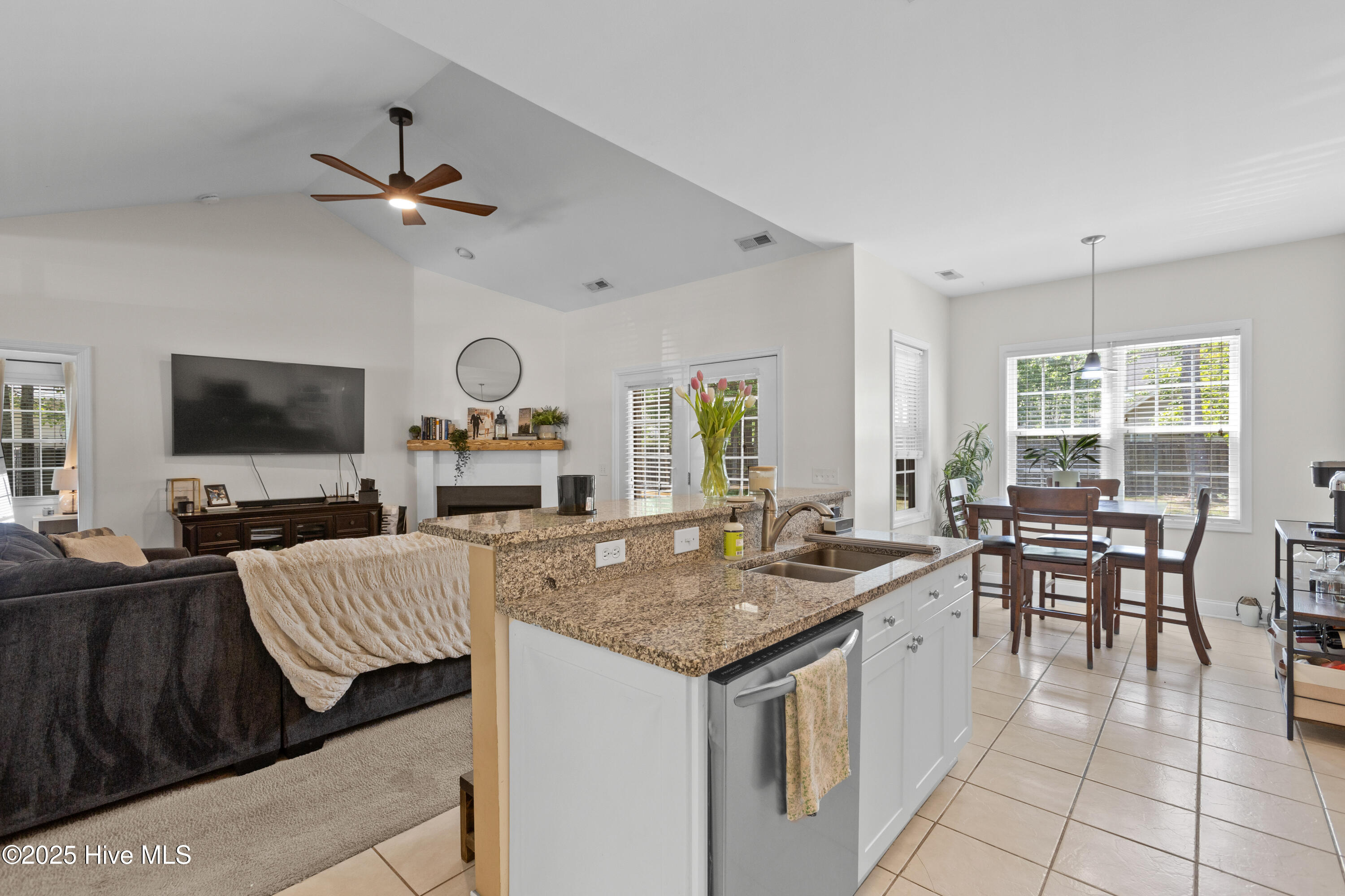 114 Southern Magnolia Court Property Photo 12