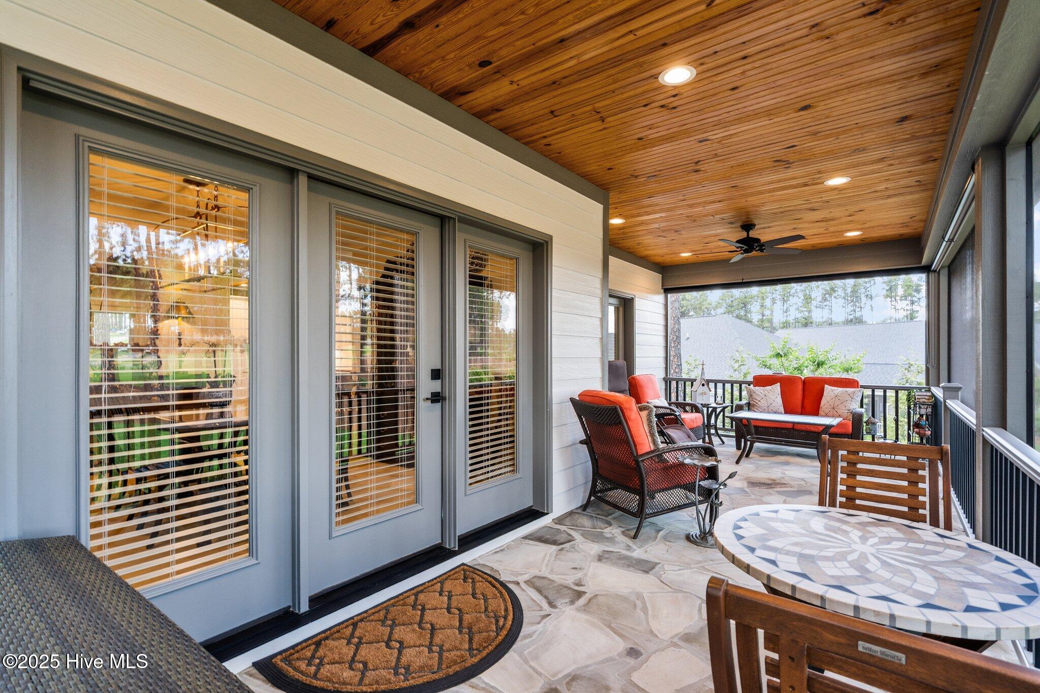 100 Holly Springs Court Property Photo 16