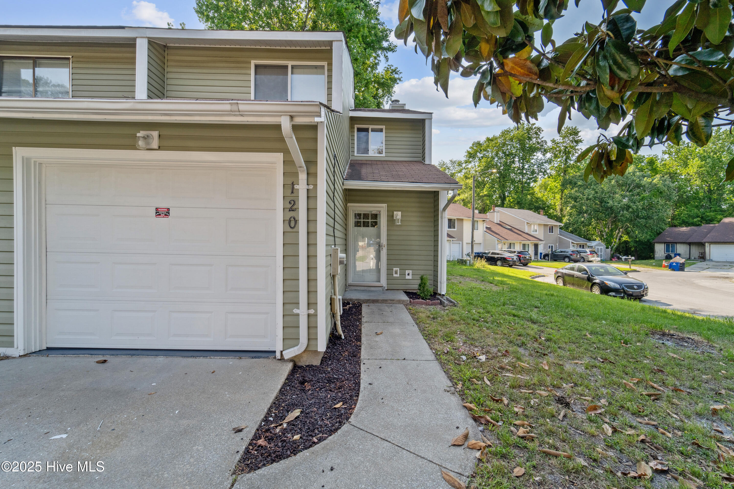 120 N Onsville Place Property Photo