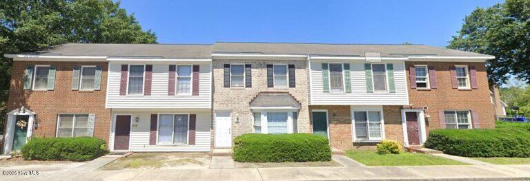111 Concord Drive E Property Photo