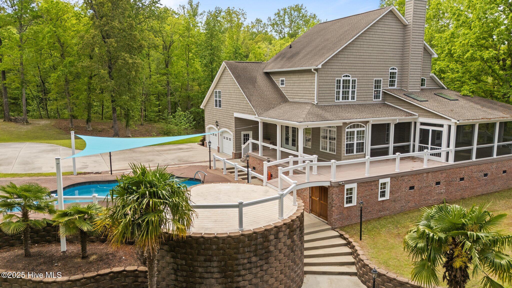 416 Howells Road Property Photo