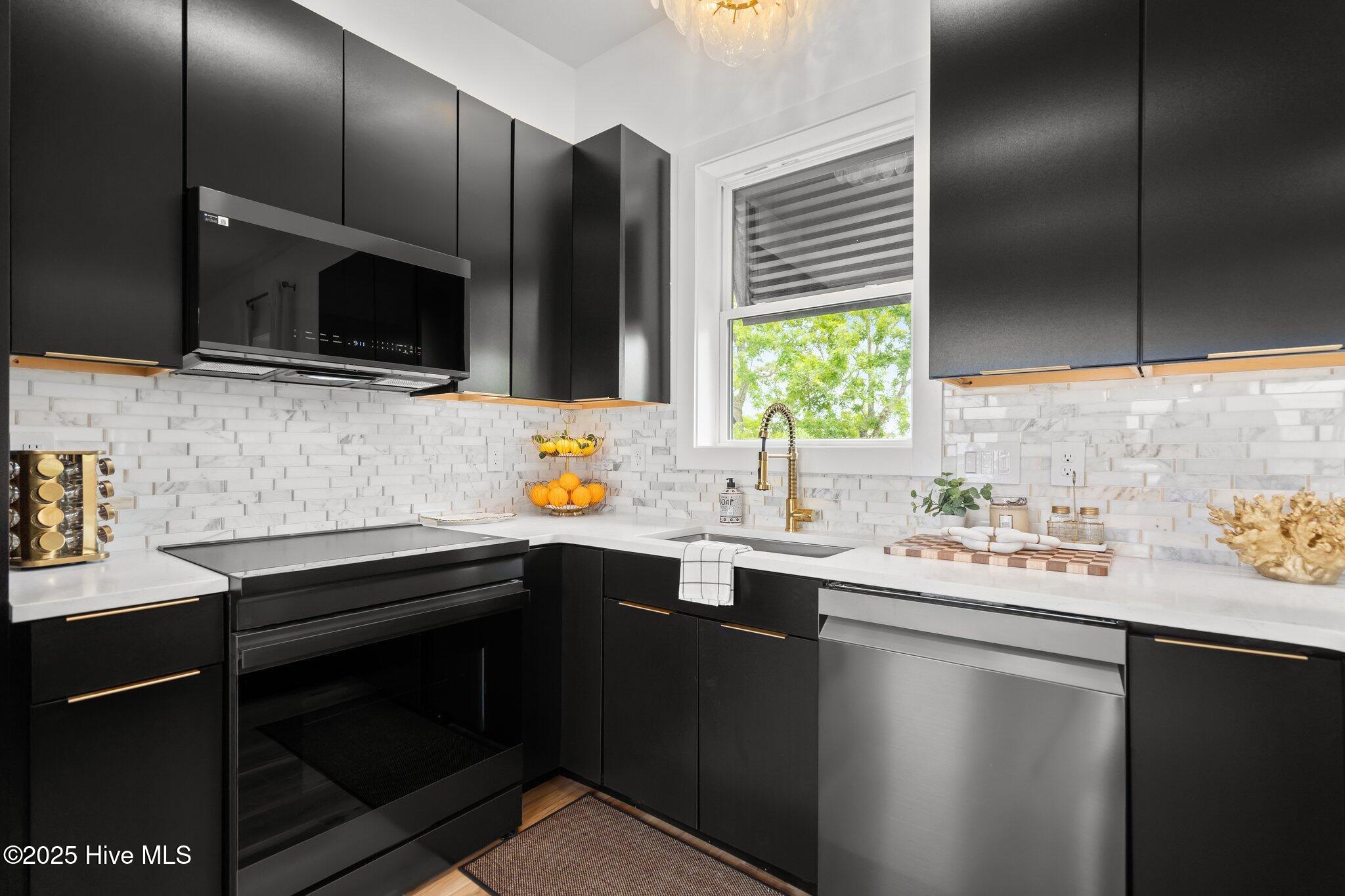 509 Norton Street Property Photo 45