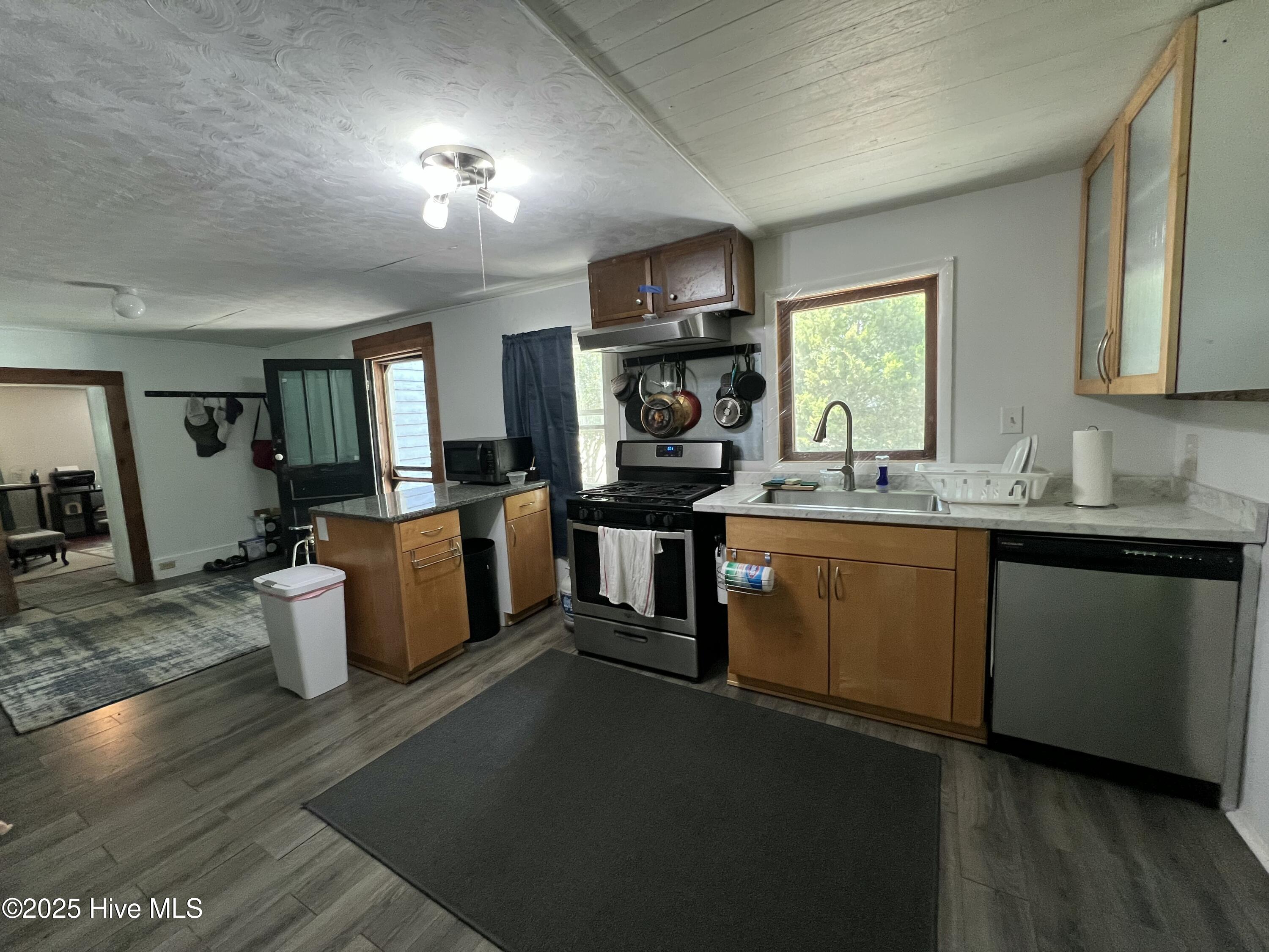 72 Academy Street Property Photo 8