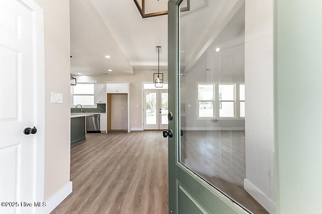 1104 Soundside Road Property Photo 7