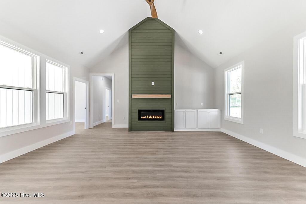 1104 Soundside Road Property Photo 14